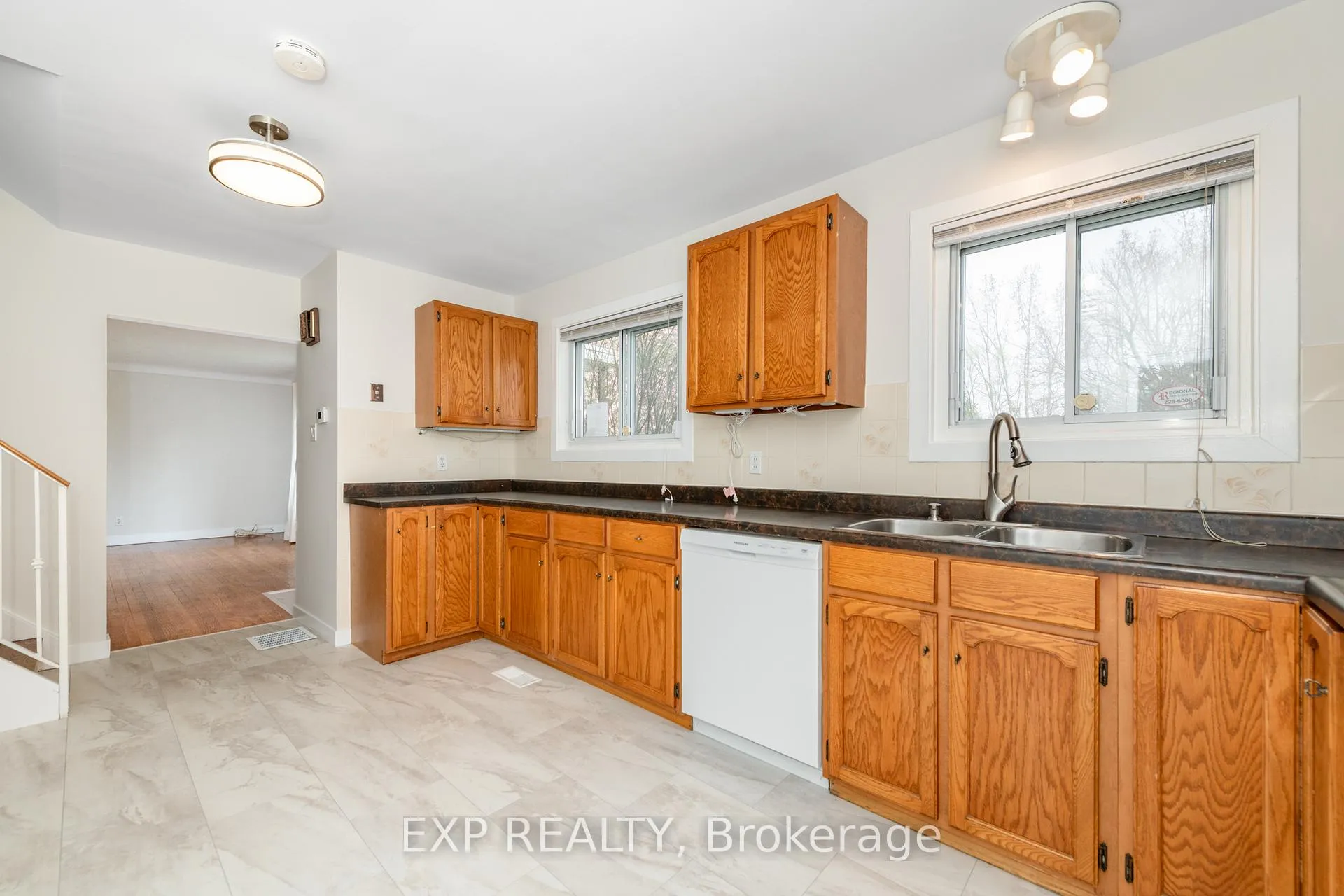 Photo 9 of 9 Kirkstall Avenue, Ottawa, Manordale — HOMEH
