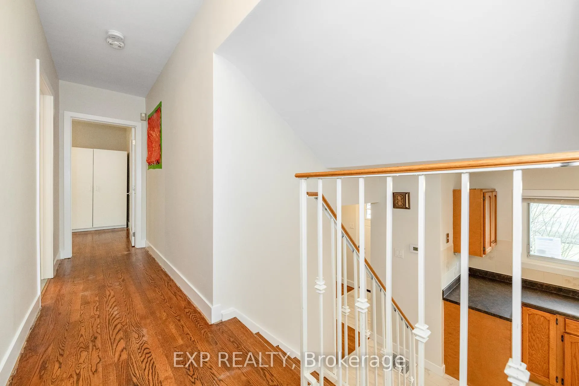 Photo 13 of 9 Kirkstall Avenue, Ottawa, Manordale — HOMEH