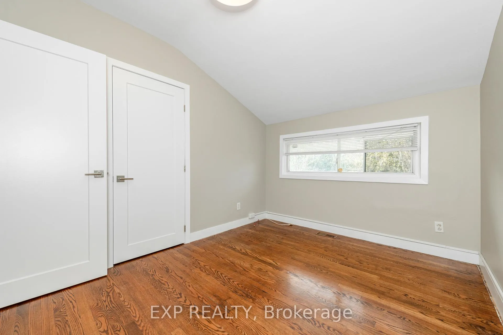 Photo 18 of 9 Kirkstall Avenue, Ottawa, Manordale — HOMEH