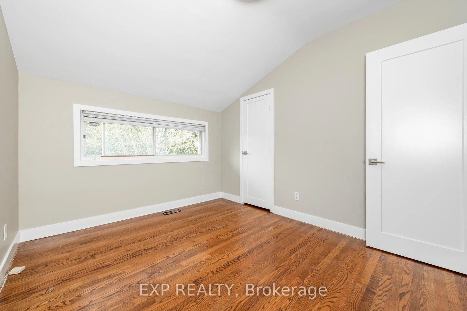 Photo 21 of 9 Kirkstall Avenue, Ottawa, Manordale — HOMEH