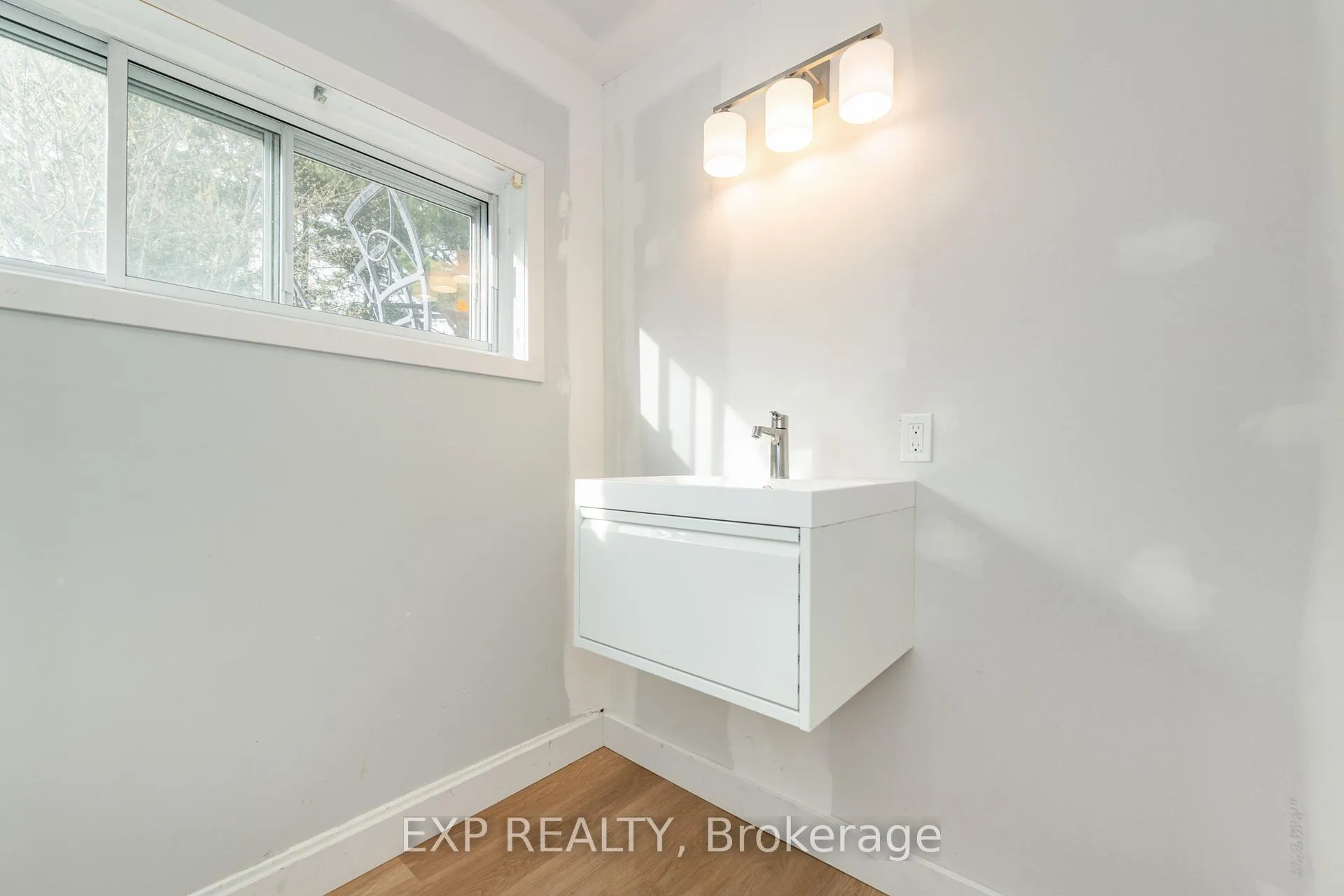 Photo 31 of 9 Kirkstall Avenue, Ottawa, Manordale — HOMEH