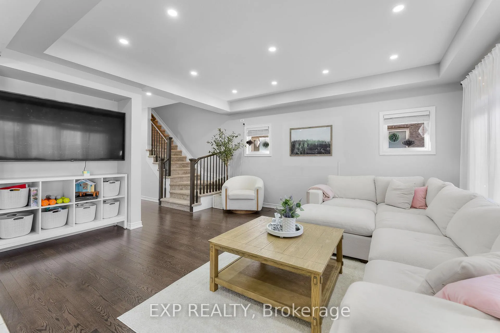 Photo 10 of 9 Marissa Street, Pelham, Fonthill — HOMEH