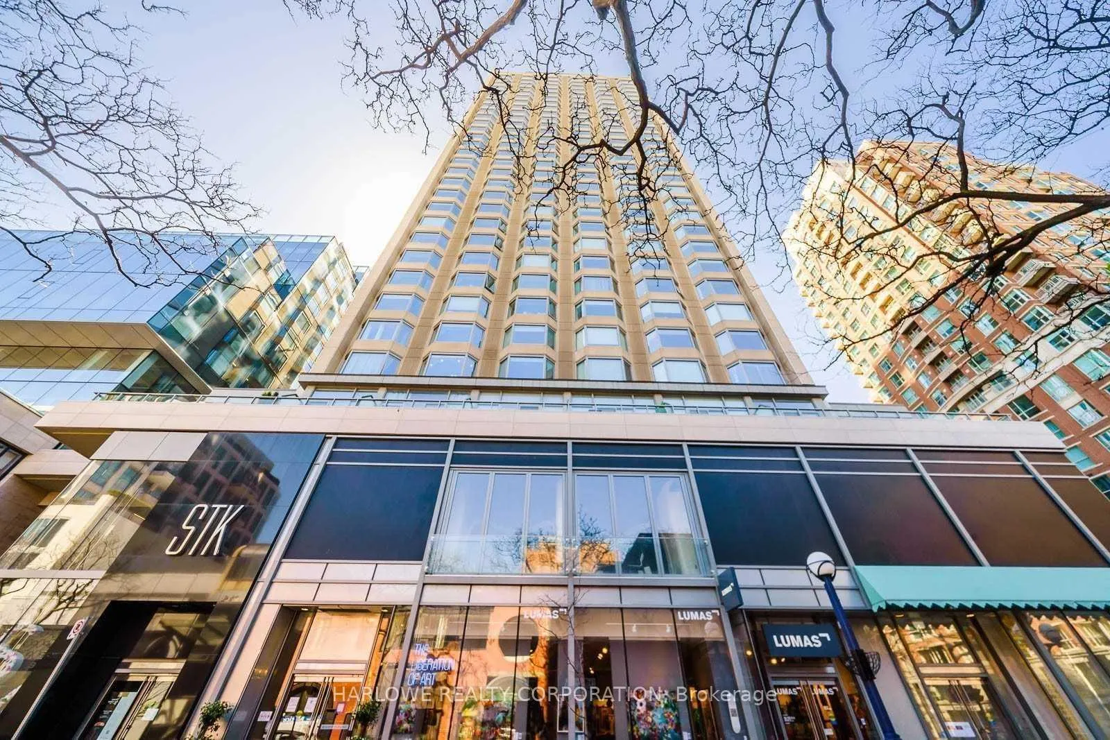 Front of Unit 1820, 155 Yorkville Avenue