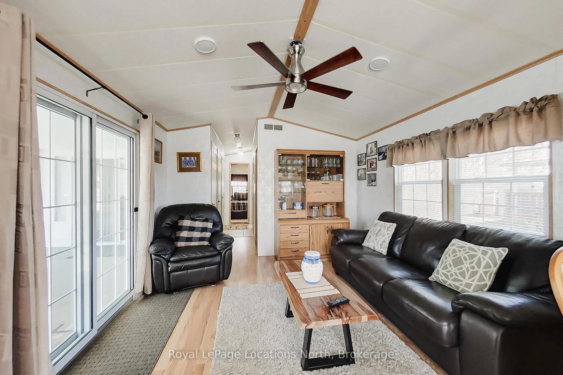 Photo 3 of 2 Wasaga Pines Lane E, Wasaga Beach — HOMEH