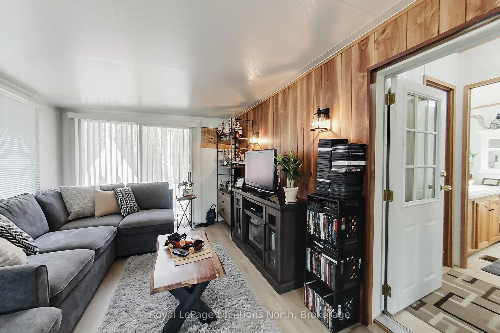 Photo 6 of 2 Wasaga Pines Lane E, Wasaga Beach — HOMEH