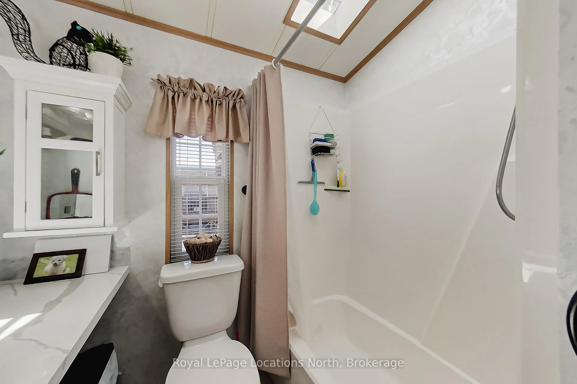 Photo 11 of 2 Wasaga Pines Lane E, Wasaga Beach — HOMEH