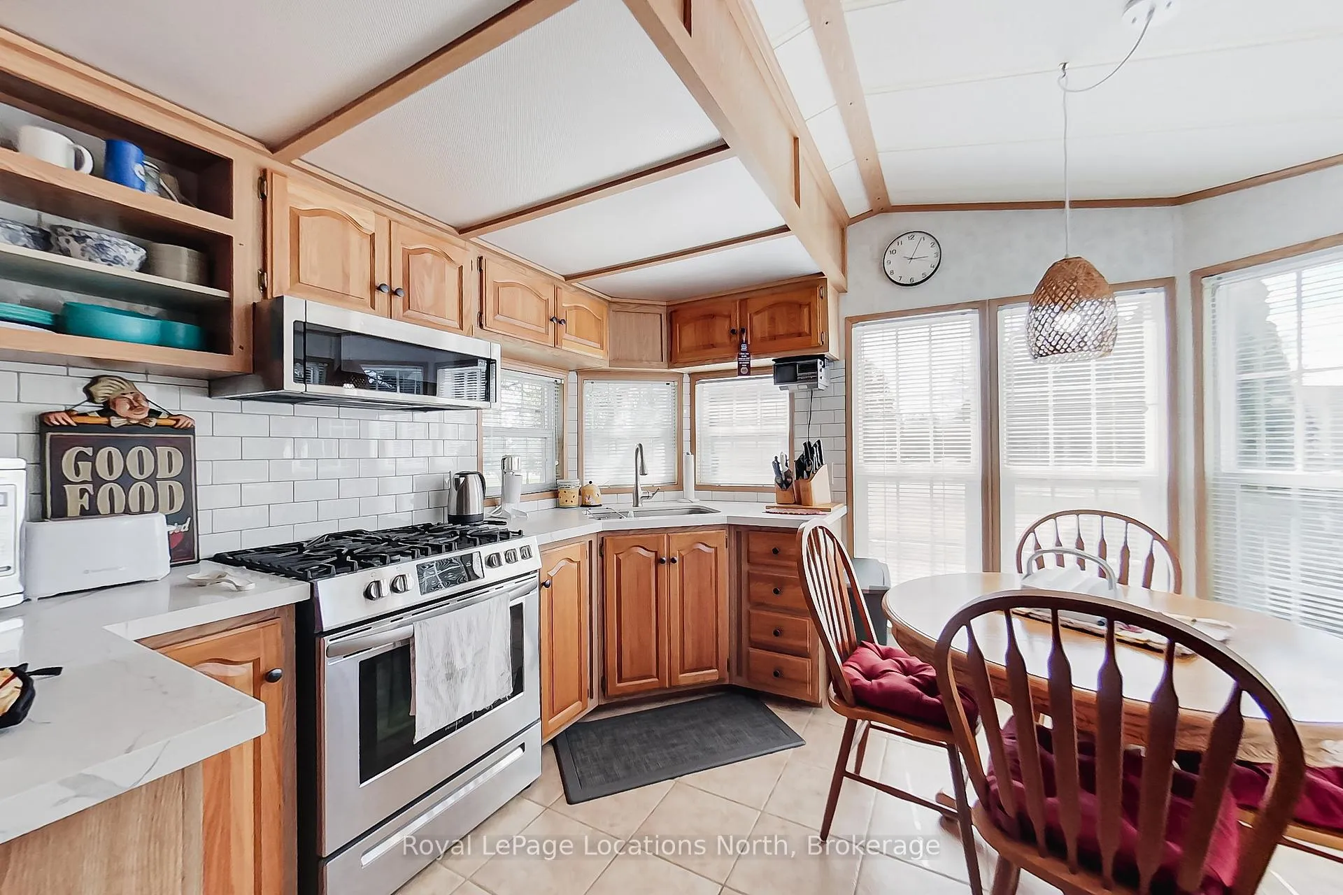Photo 25 of 2 Wasaga Pines Lane E, Wasaga Beach — HOMEH