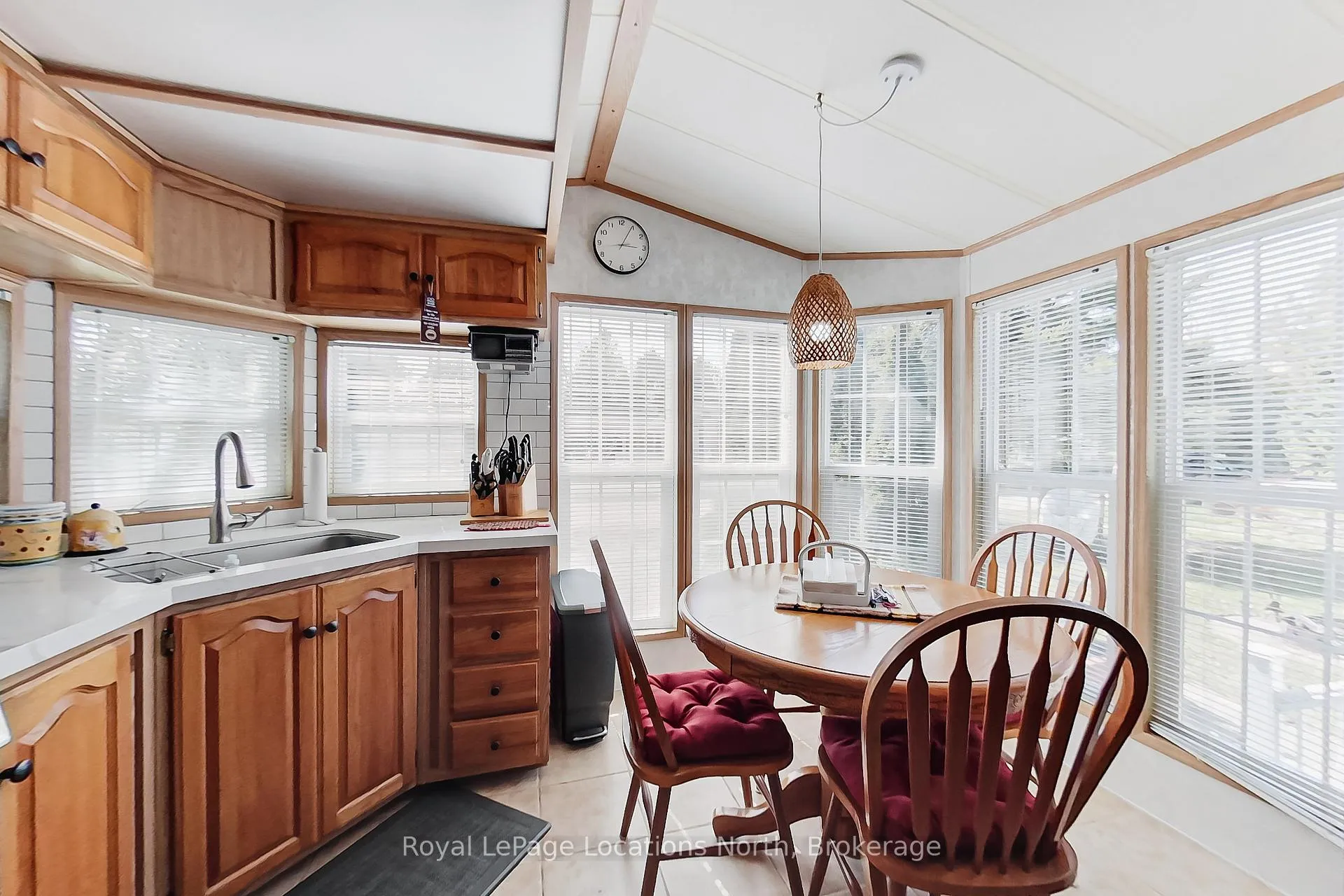 Photo 26 of 2 Wasaga Pines Lane E, Wasaga Beach — HOMEH