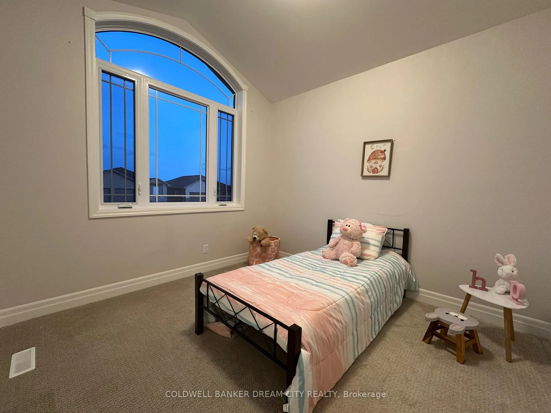 Photo 11 of 28 Matheos Crescent, Quinte West, Murray Ward — HOMEH