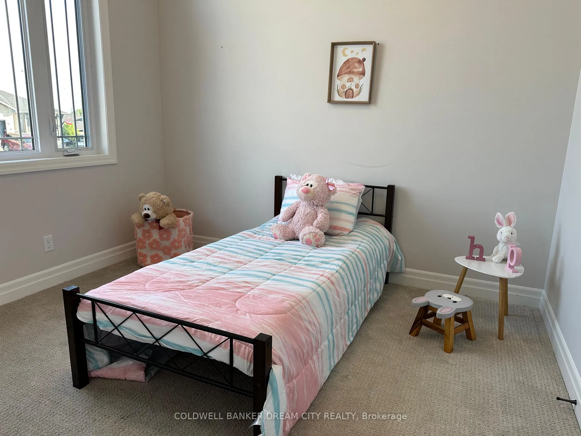 Photo 12 of 28 Matheos Crescent, Quinte West, Murray Ward — HOMEH