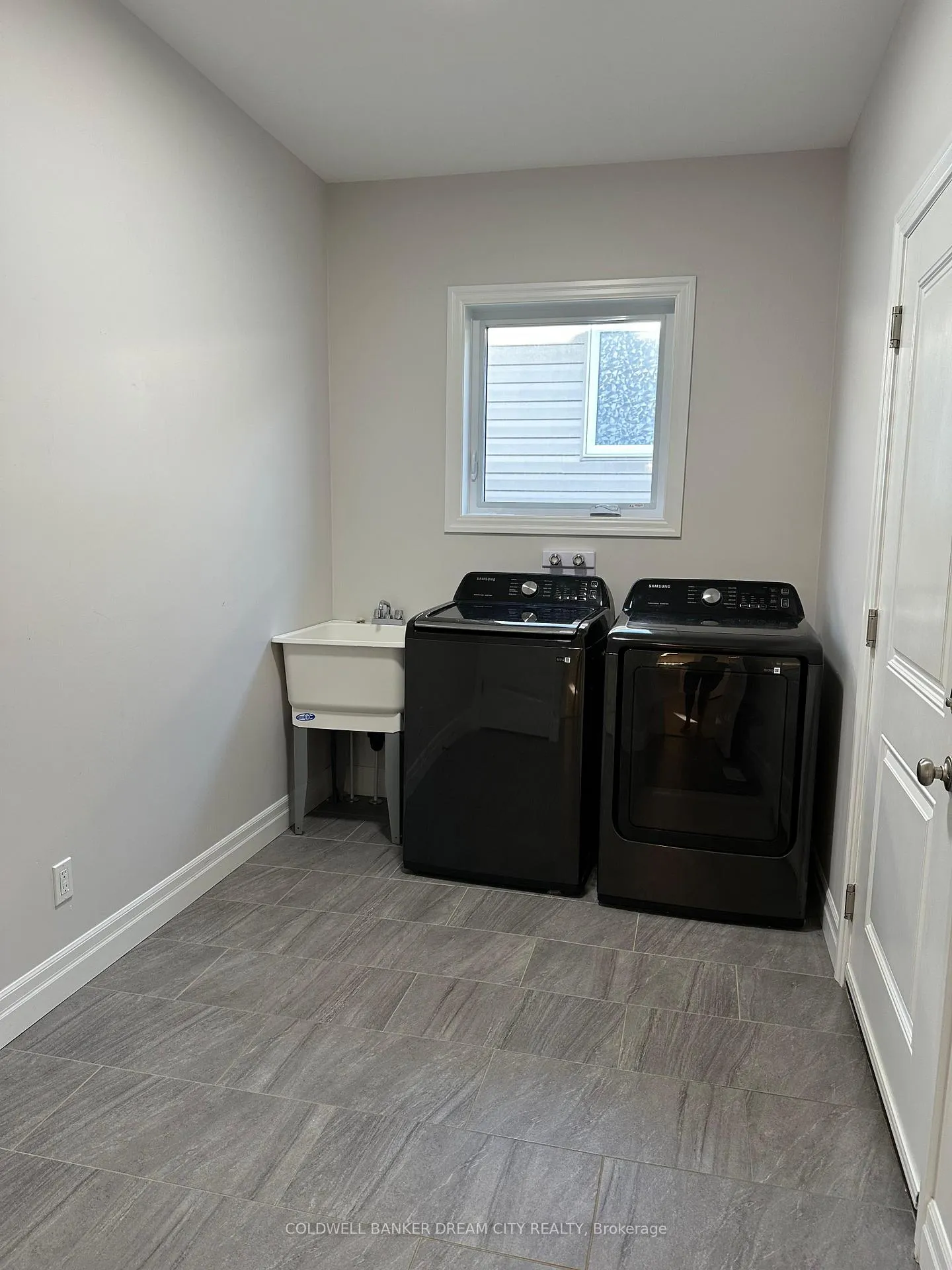 Photo 13 of 28 Matheos Crescent, Quinte West, Murray Ward — HOMEH