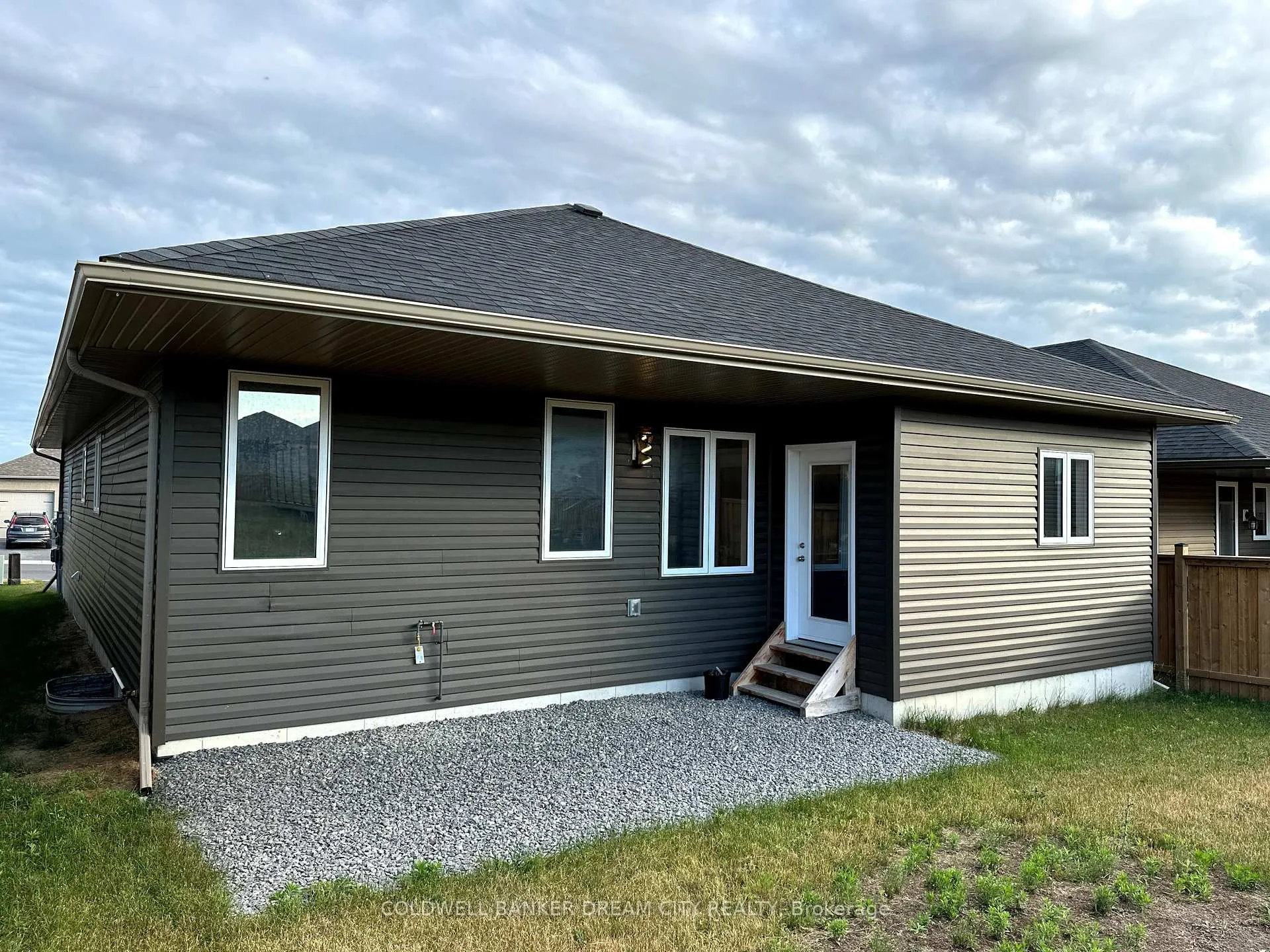 Photo 15 of 28 Matheos Crescent, Quinte West, Murray Ward — HOMEH