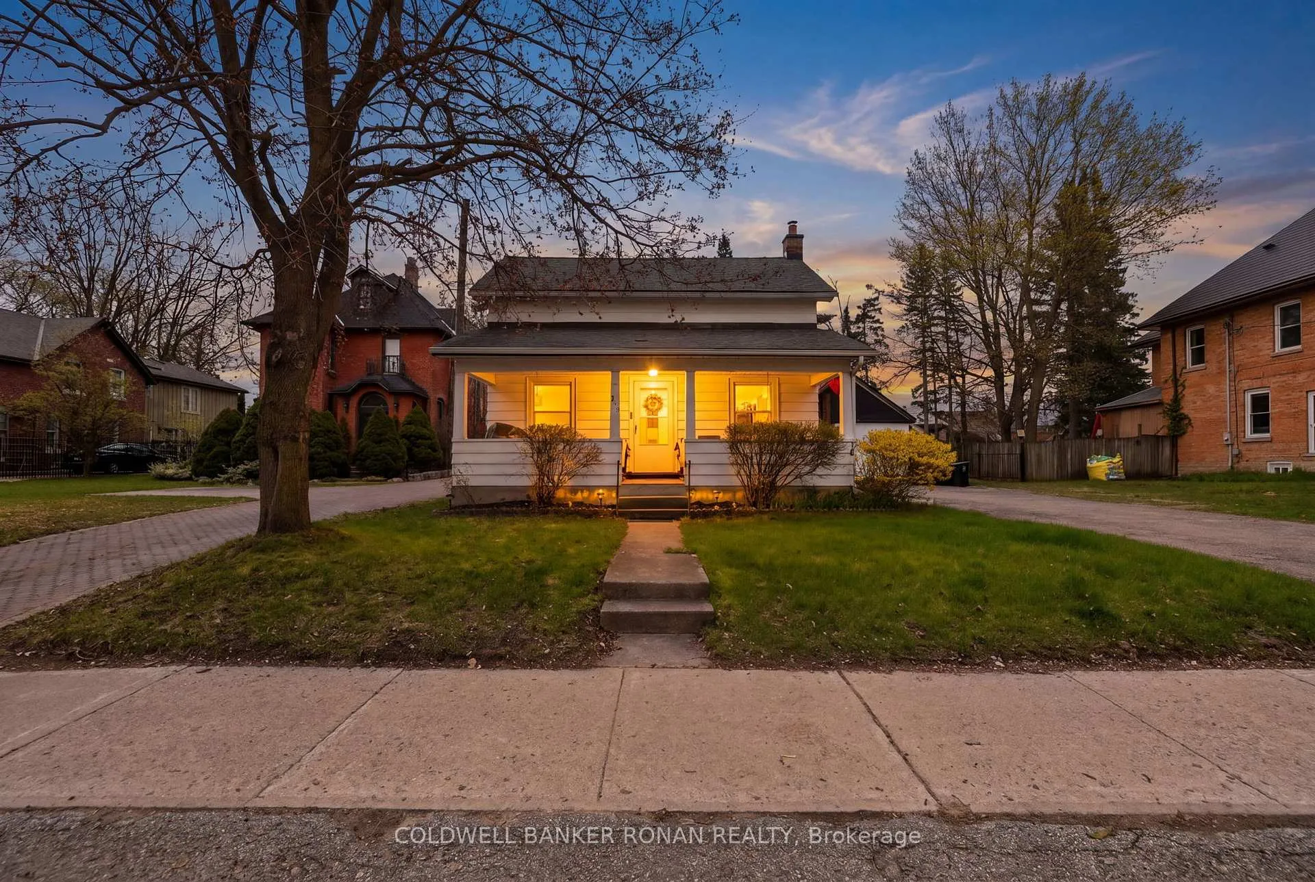 Photo of 149 Victoria Street W