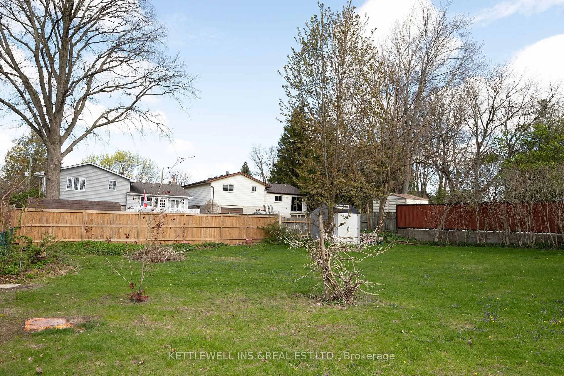 Photo 3 of 167 Burns Street, Strathroy-Caradoc, SW — HOMEH
