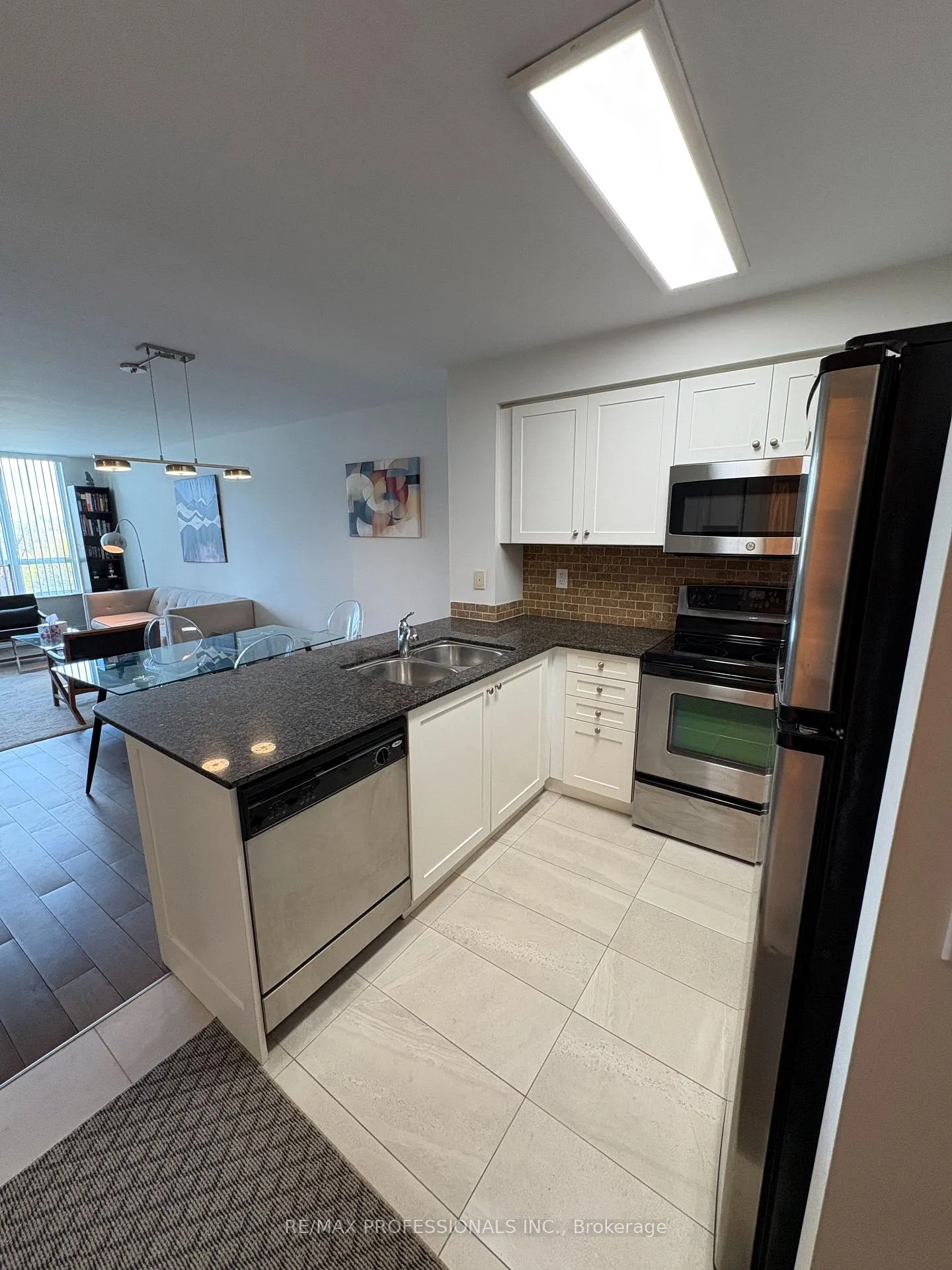 Photo 2 of Unit 611, 503 Beecroft Road, North York, Willowdale West — HOMEH