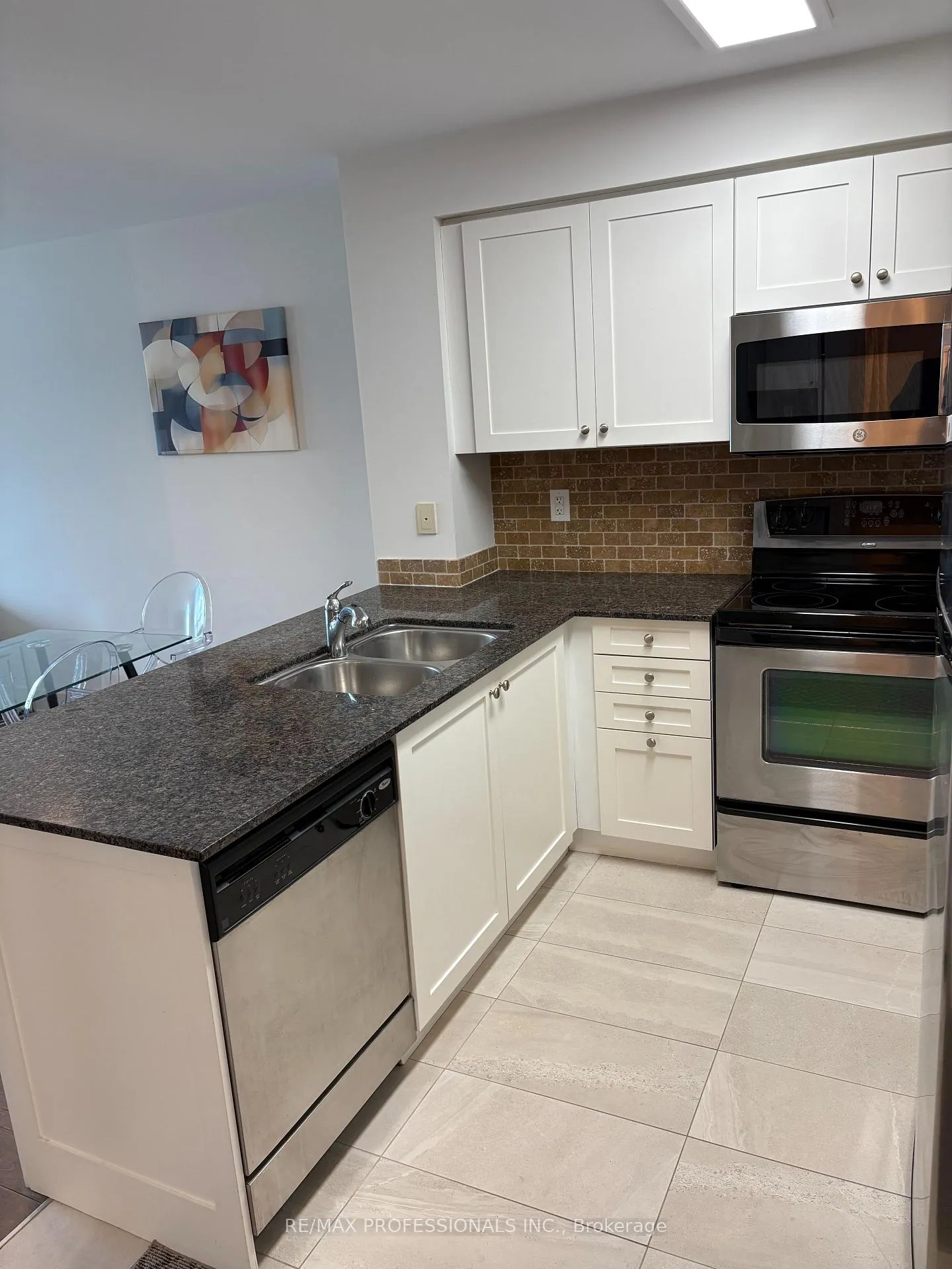 Photo 3 of Unit 611, 503 Beecroft Road, North York, Willowdale West — HOMEH