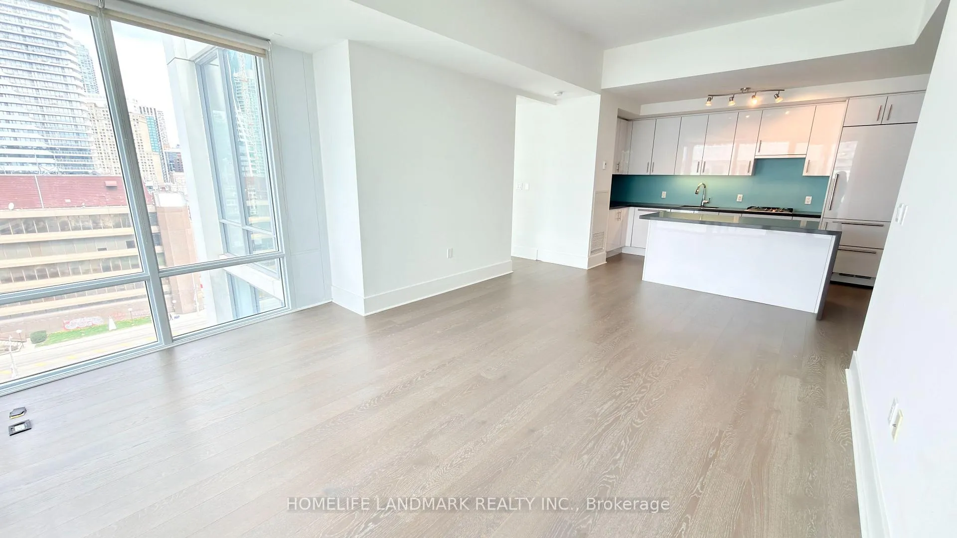 Photo 3 of Unit 1026, 29 Queens Quay E, Toronto, Waterfront Communities — HOMEH