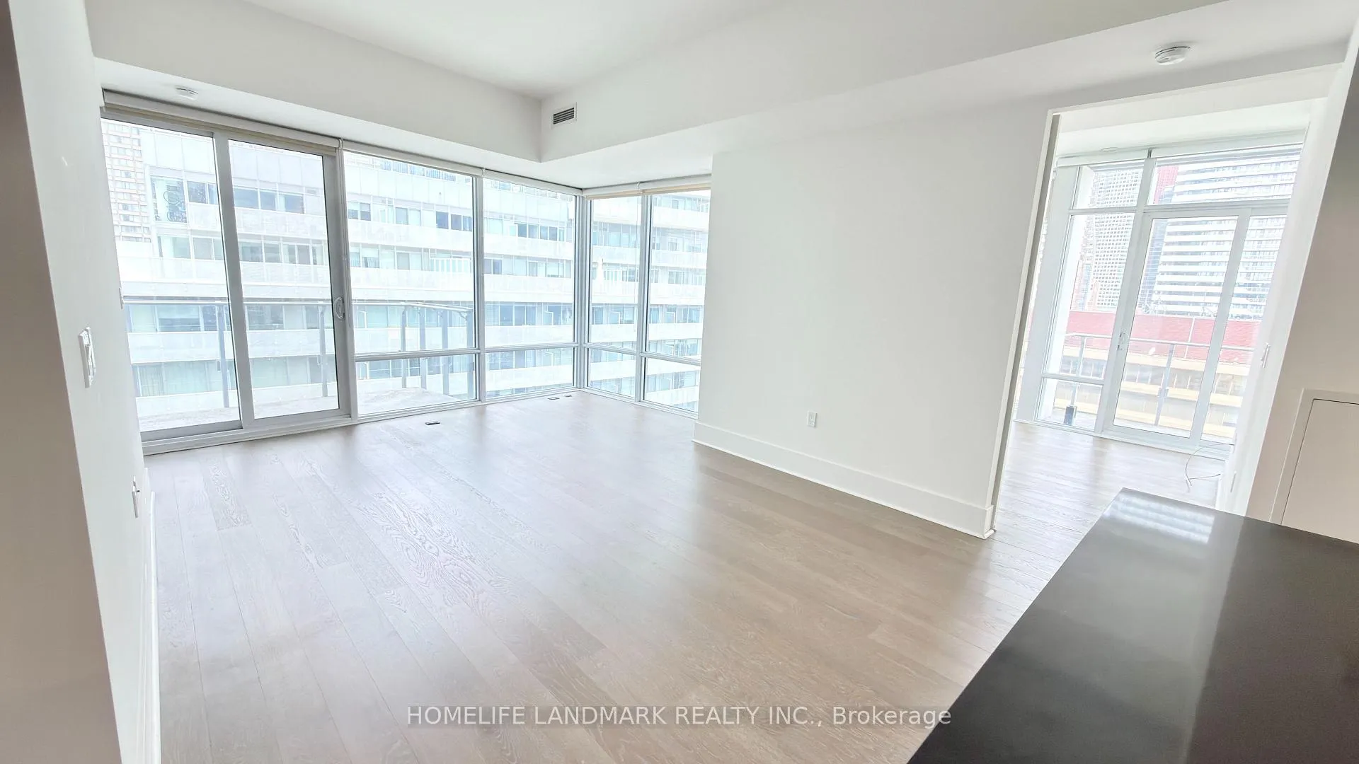 Photo 5 of Unit 1026, 29 Queens Quay E, Toronto, Waterfront Communities — HOMEH
