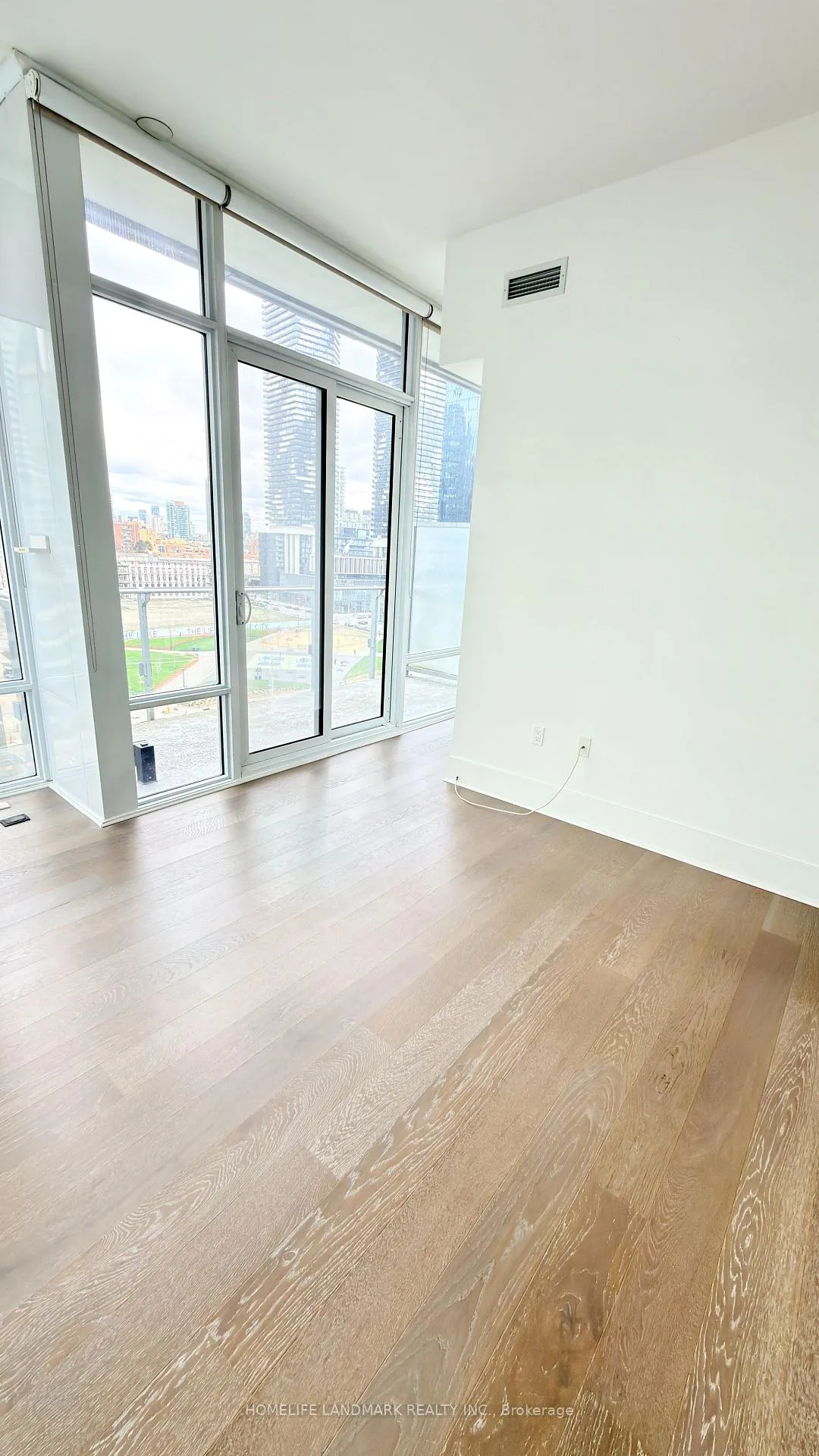 Photo 7 of Unit 1026, 29 Queens Quay E, Toronto, Waterfront Communities — HOMEH