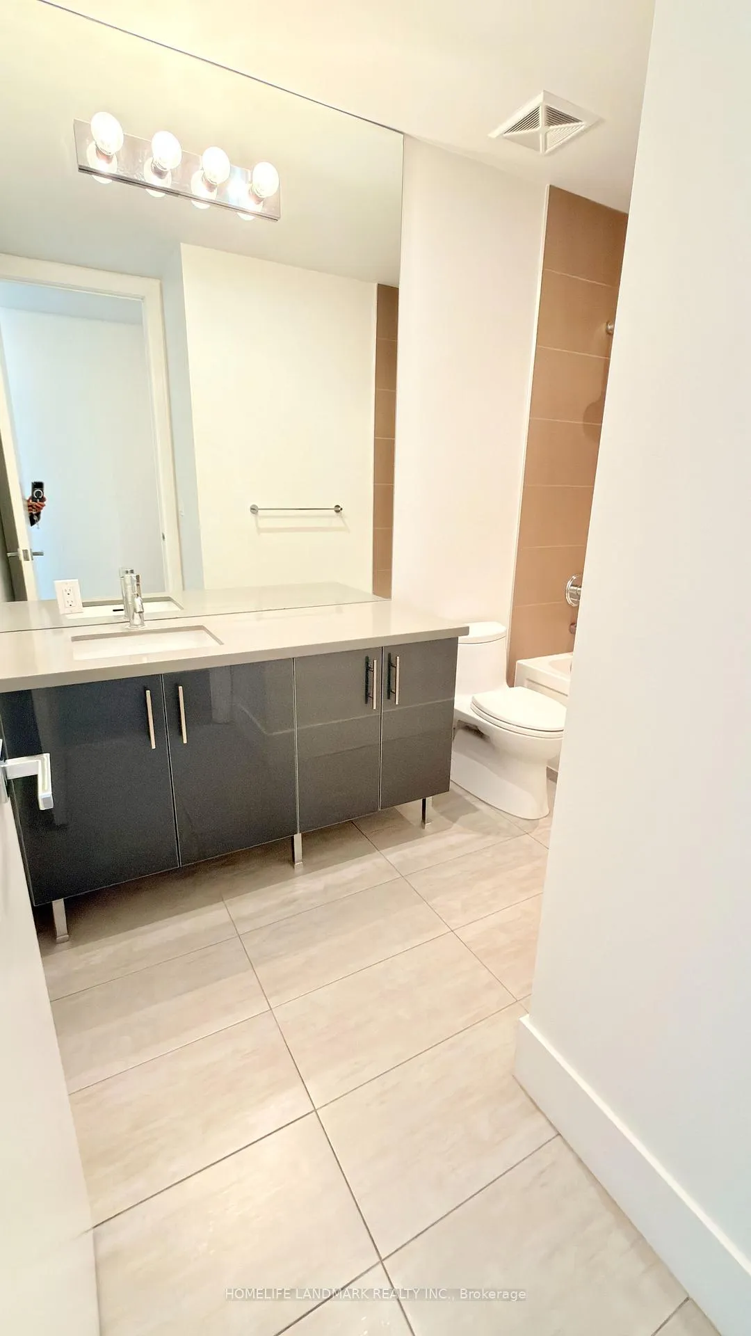 Photo 9 of Unit 1026, 29 Queens Quay E, Toronto, Waterfront Communities — HOMEH