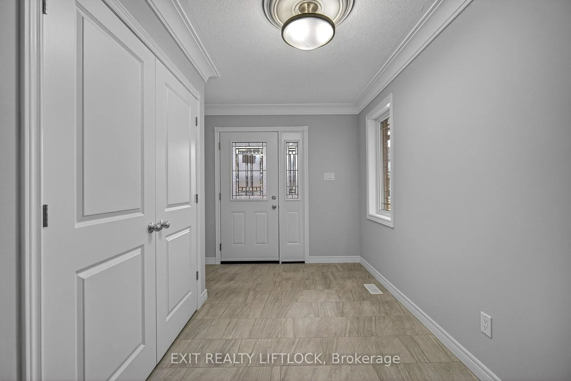 Photo 3 of 220 O'Neil Street, Peterborough, Monaghan Ward 2 — HOMEH