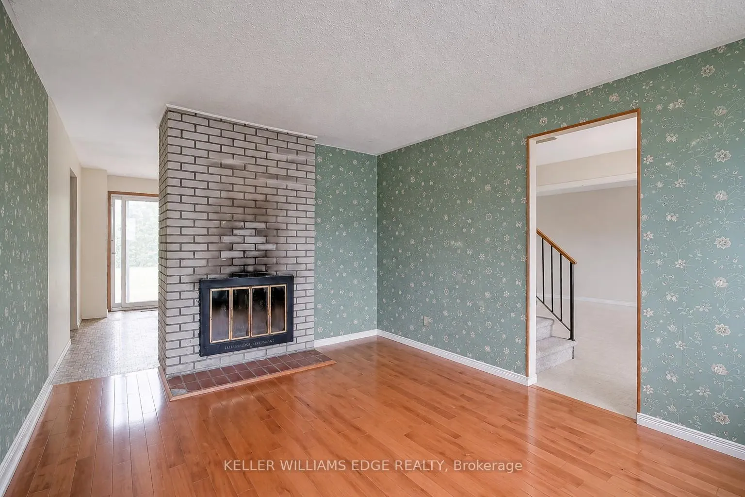 Photo 5 of 2463 Bridge Road, Oakville, West — HOMEH