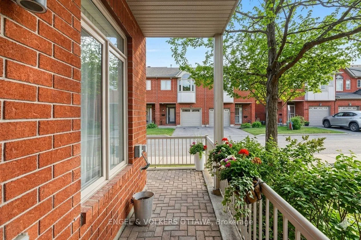 Photo 4 of Unit B, 300 Meilleur Private, Ottawa, Vanier — HOMEH
