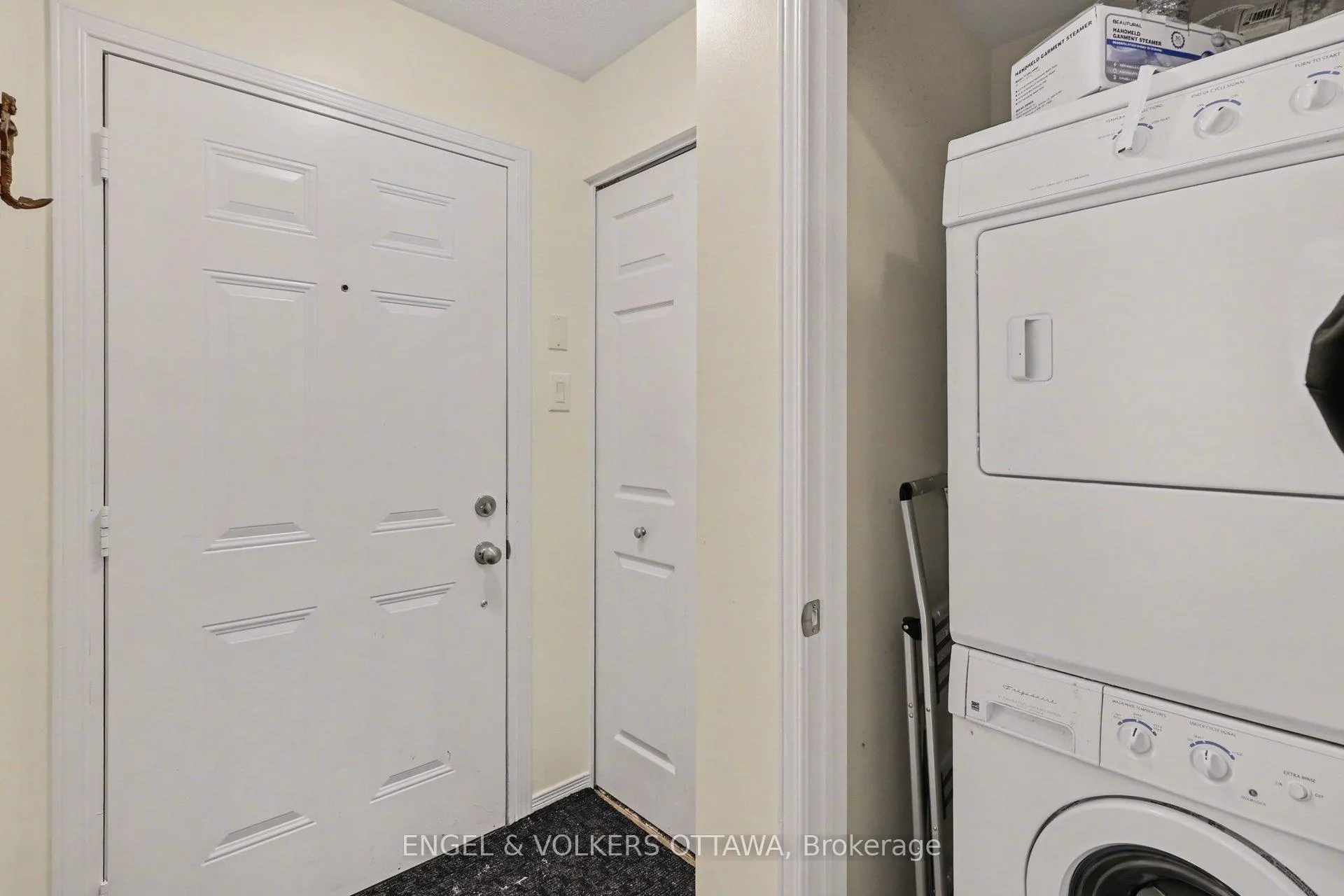 Photo 7 of Unit B, 300 Meilleur Private, Ottawa, Vanier — HOMEH