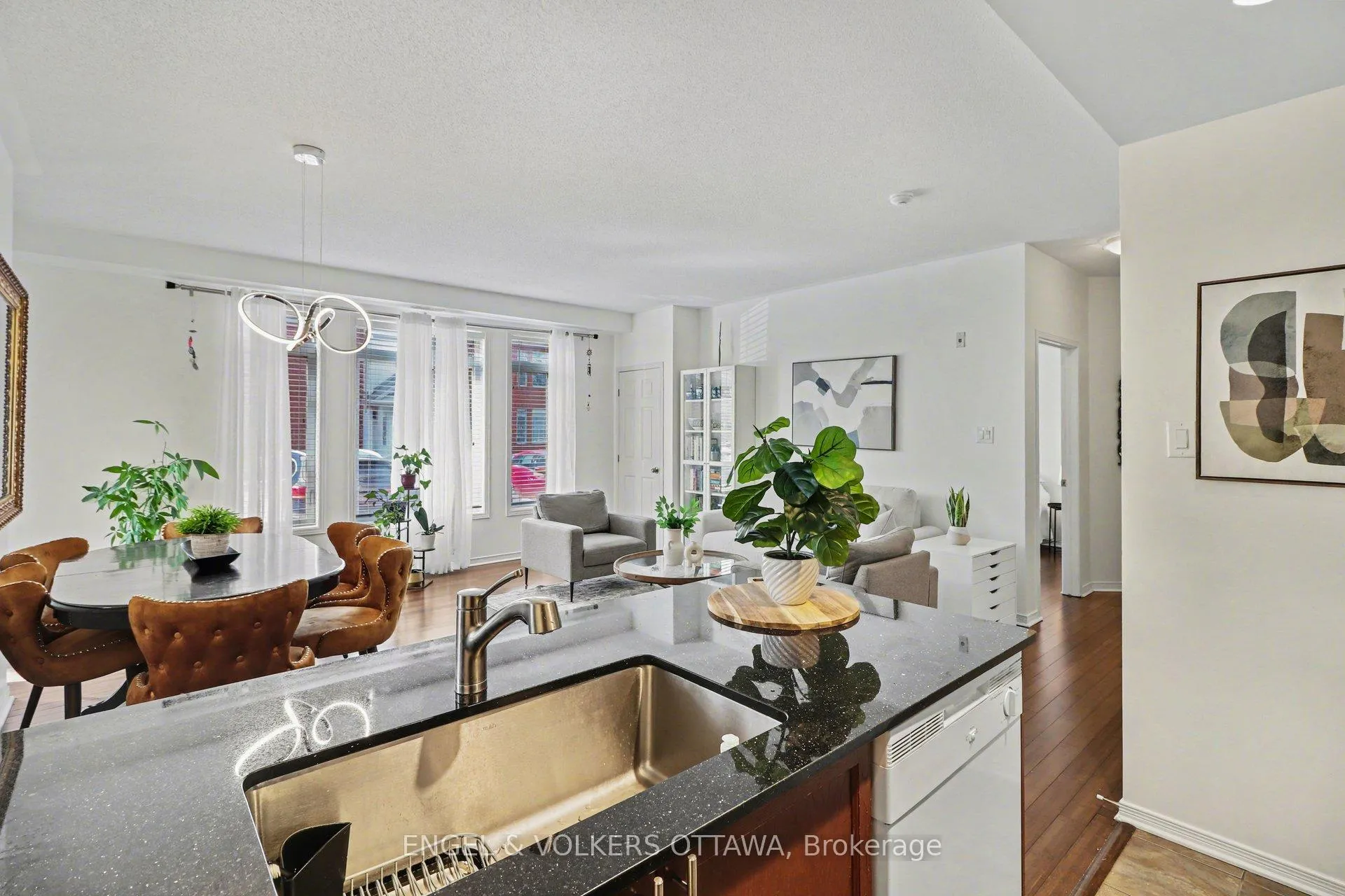 Photo 19 of Unit B, 300 Meilleur Private, Ottawa, Vanier — HOMEH