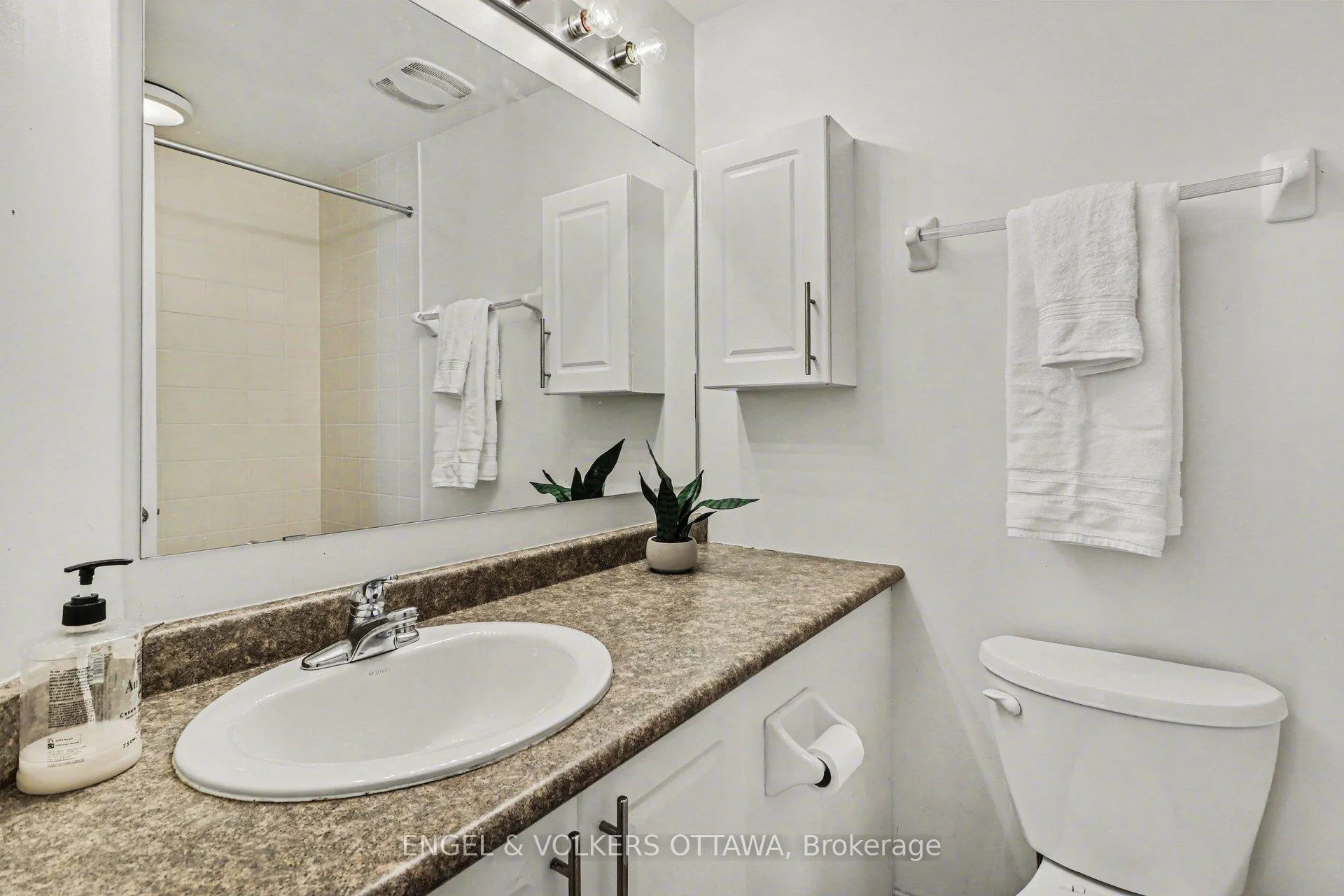 Photo 28 of Unit B, 300 Meilleur Private, Ottawa, Vanier — HOMEH