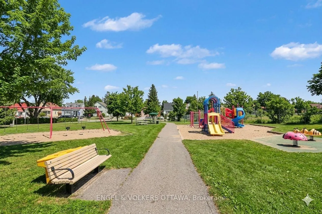 Photo 30 of Unit B, 300 Meilleur Private, Ottawa, Vanier — HOMEH