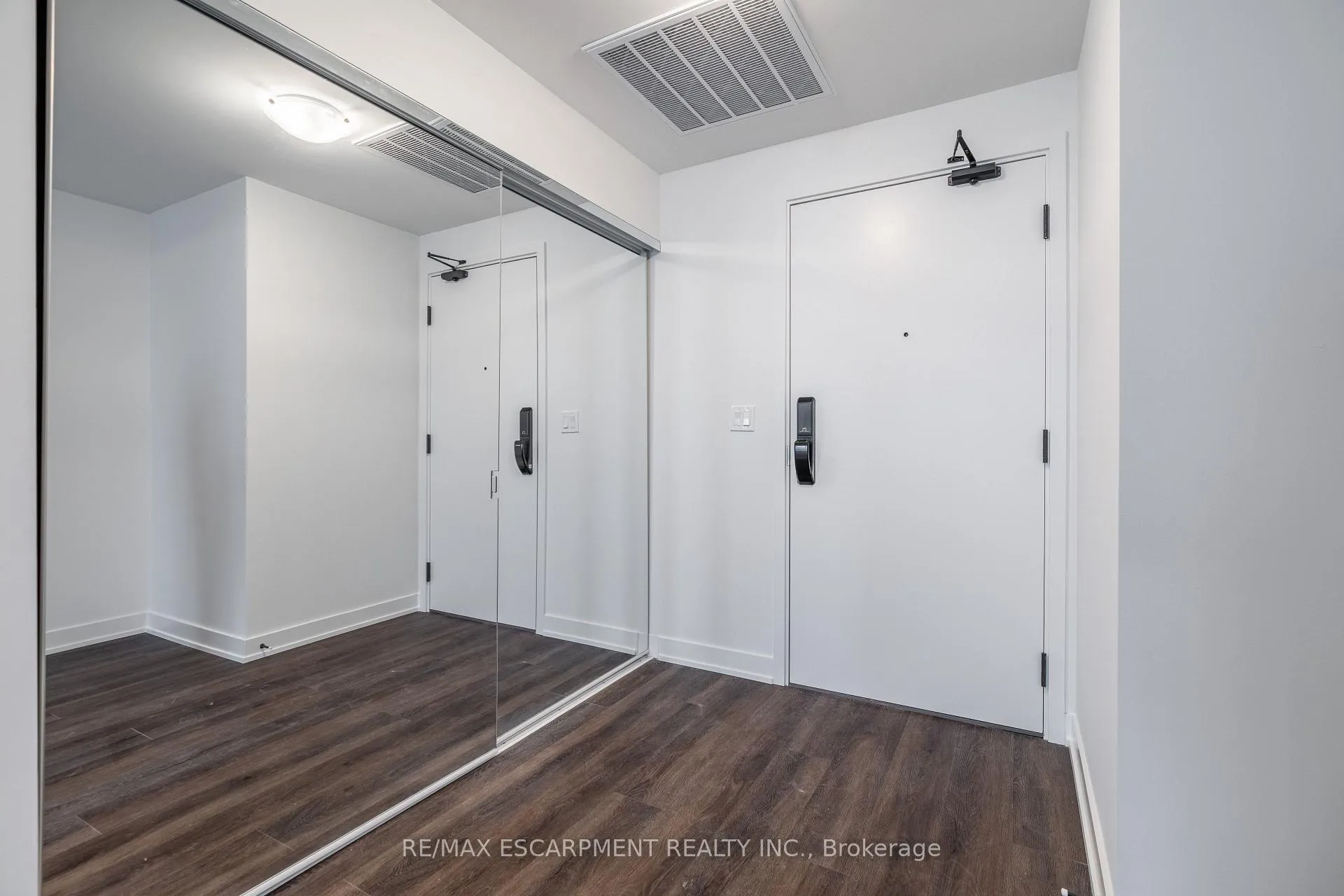 Photo 1 of Unit 1205, 2075 Lakeshore Boulevard, Burlington, Brant — HOMEH