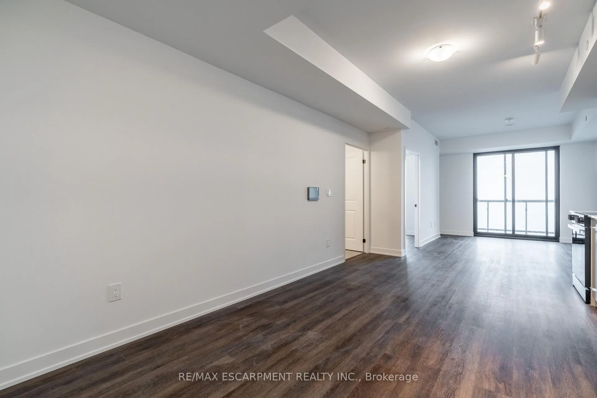 Photo 3 of Unit 1205, 2075 Lakeshore Boulevard, Burlington, Brant — HOMEH