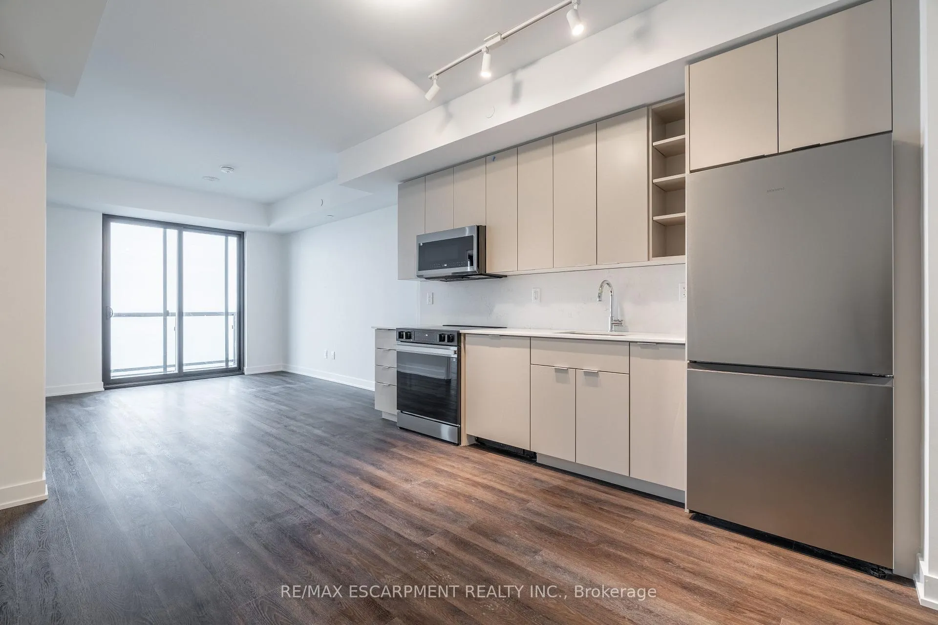 Photo 5 of Unit 1205, 2075 Lakeshore Boulevard, Burlington, Brant — HOMEH