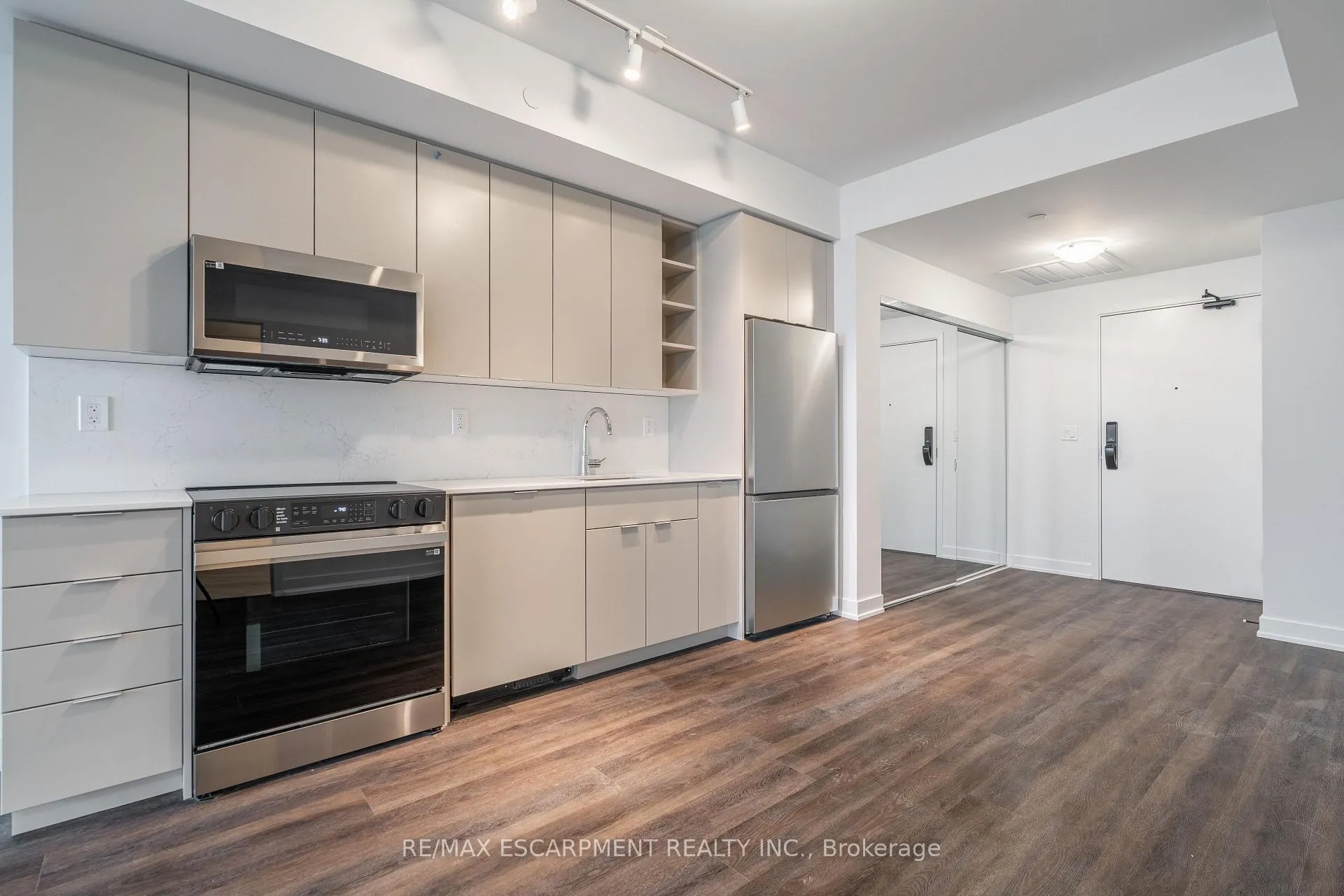 Photo 6 of Unit 1205, 2075 Lakeshore Boulevard, Burlington, Brant — HOMEH