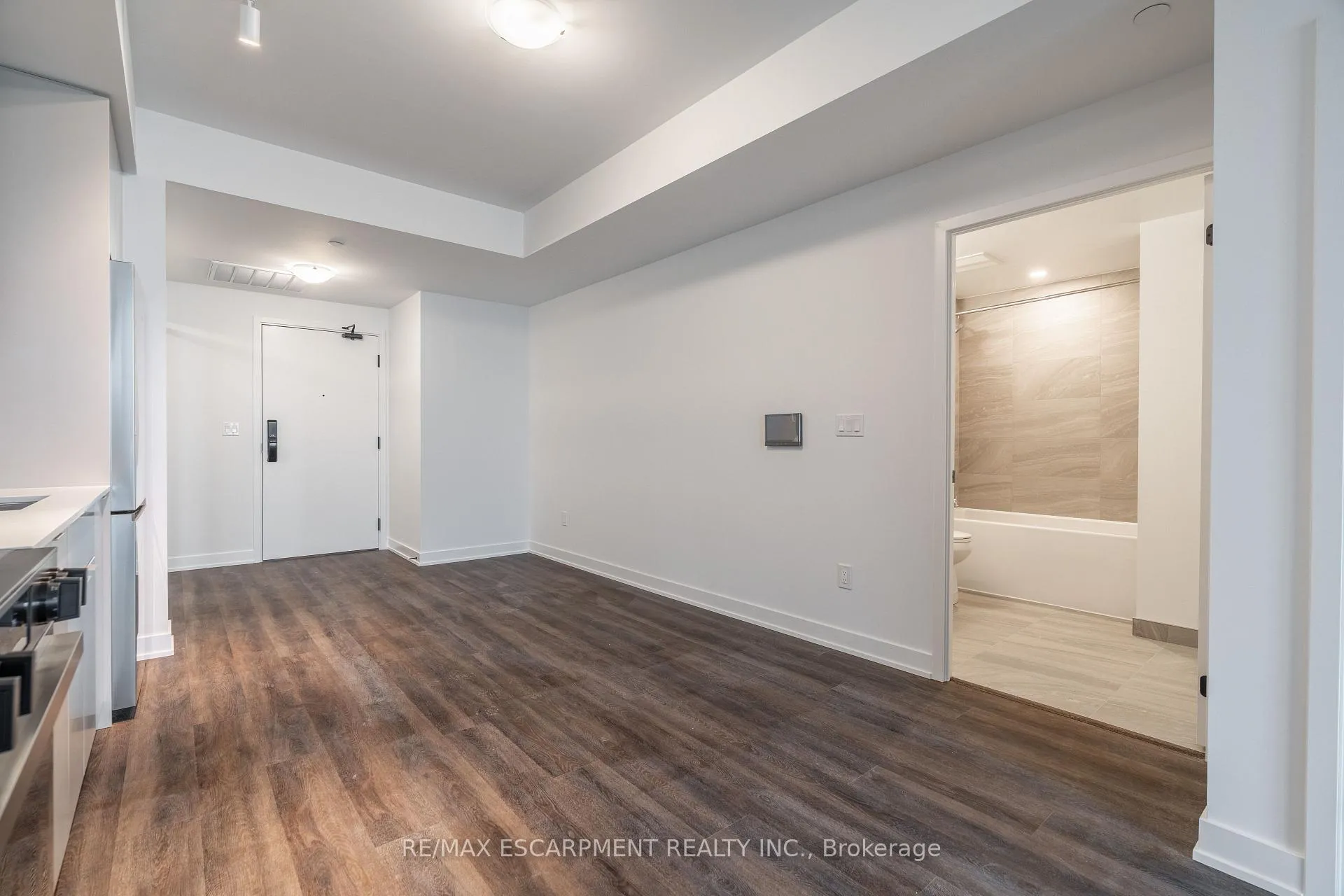 Photo 7 of Unit 1205, 2075 Lakeshore Boulevard, Burlington, Brant — HOMEH