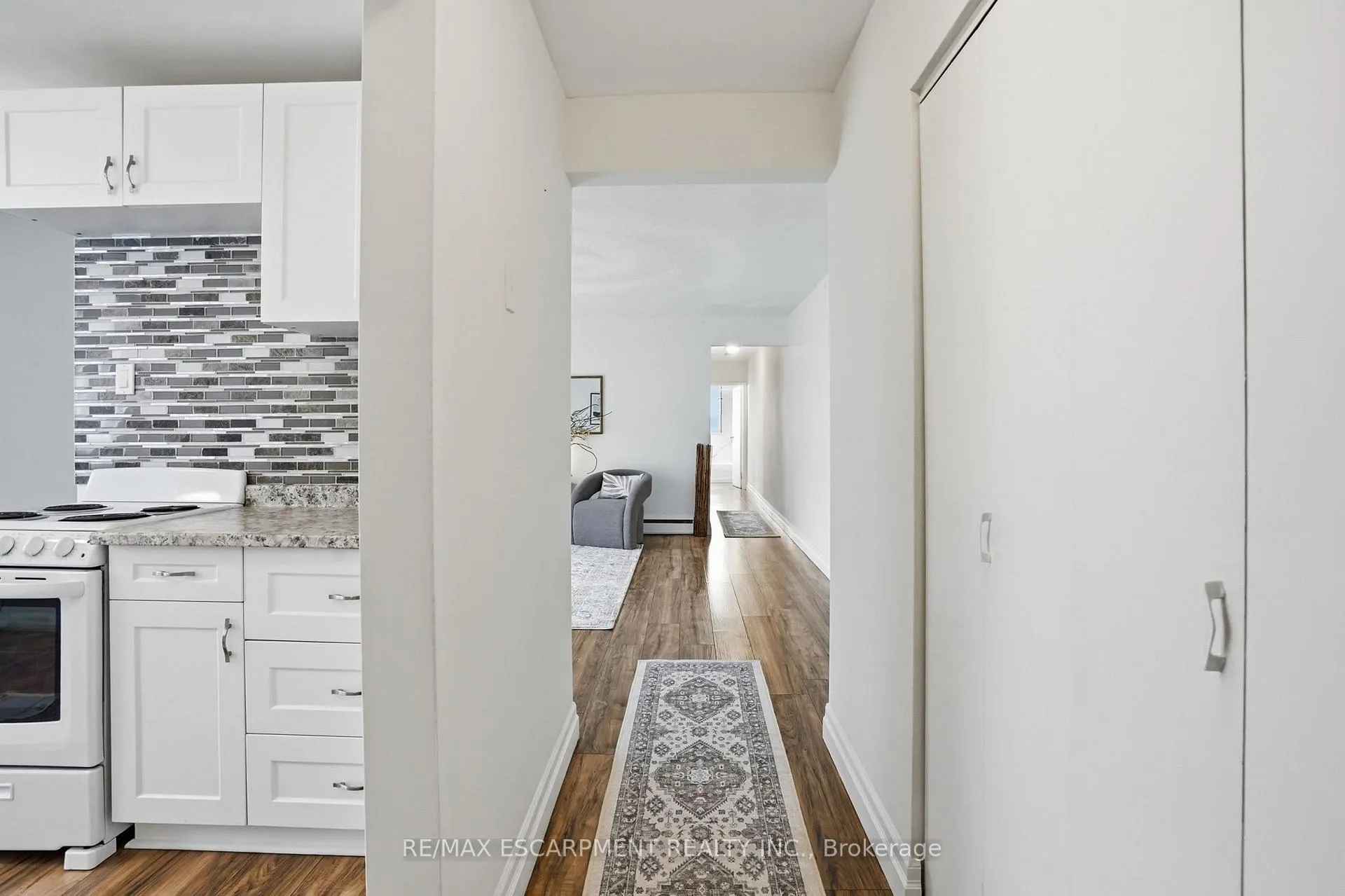 Photo 5 of Unit 5, 36 Ray Street S, Hamilton, Strathcona — HOMEH