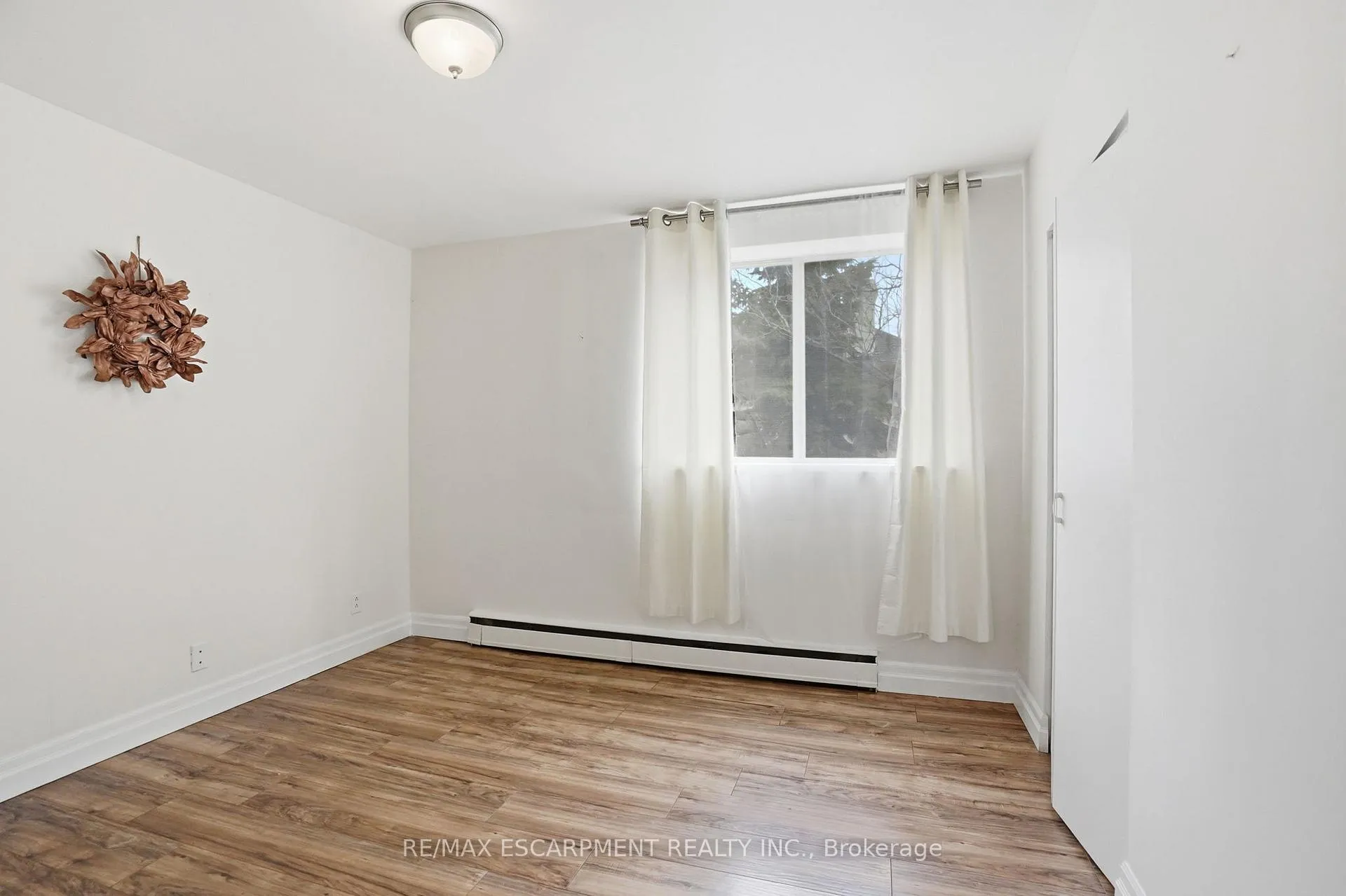 Photo 13 of Unit 5, 36 Ray Street S, Hamilton, Strathcona — HOMEH