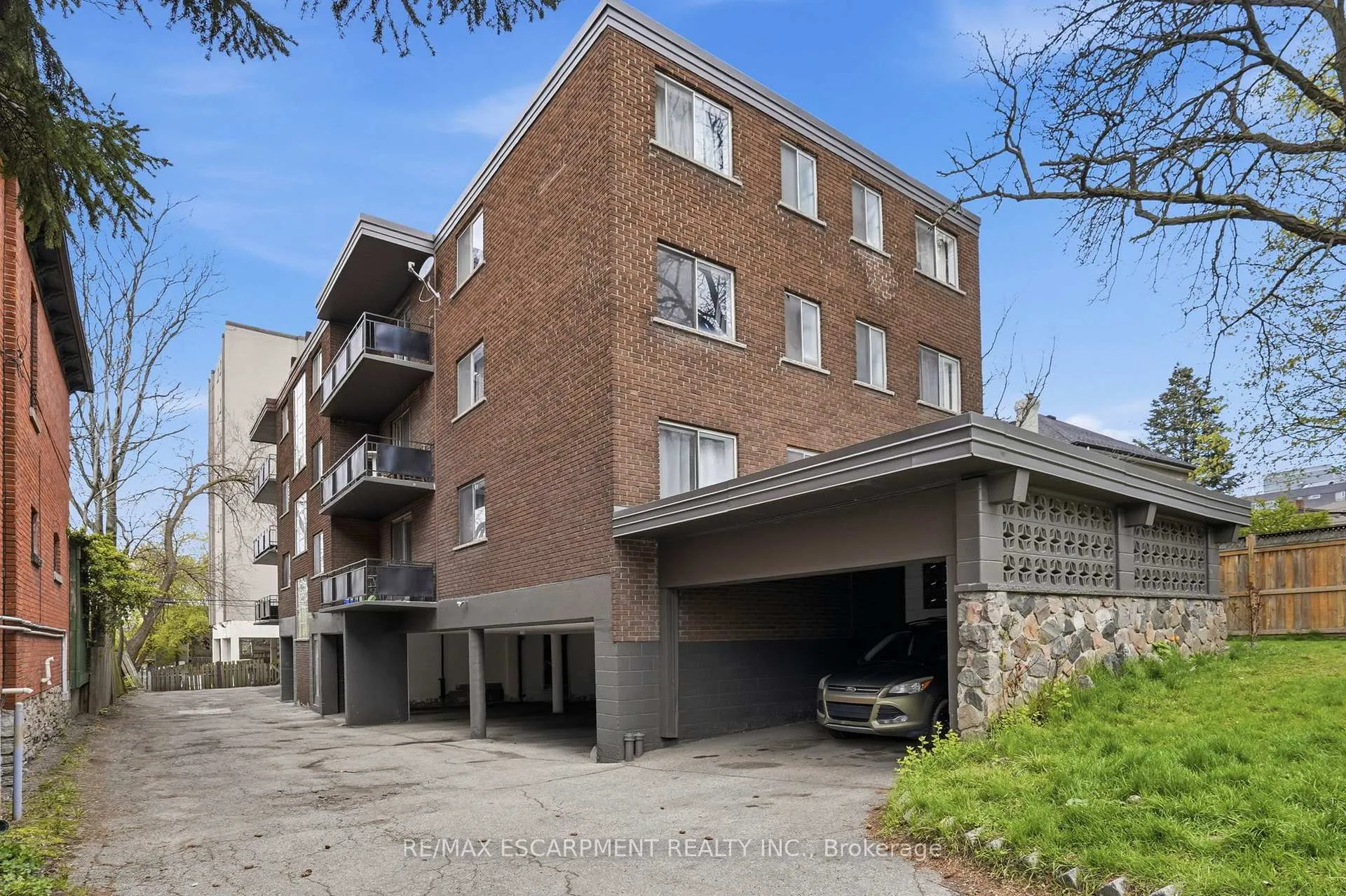 Photo 23 of Unit 5, 36 Ray Street S, Hamilton, Strathcona — HOMEH