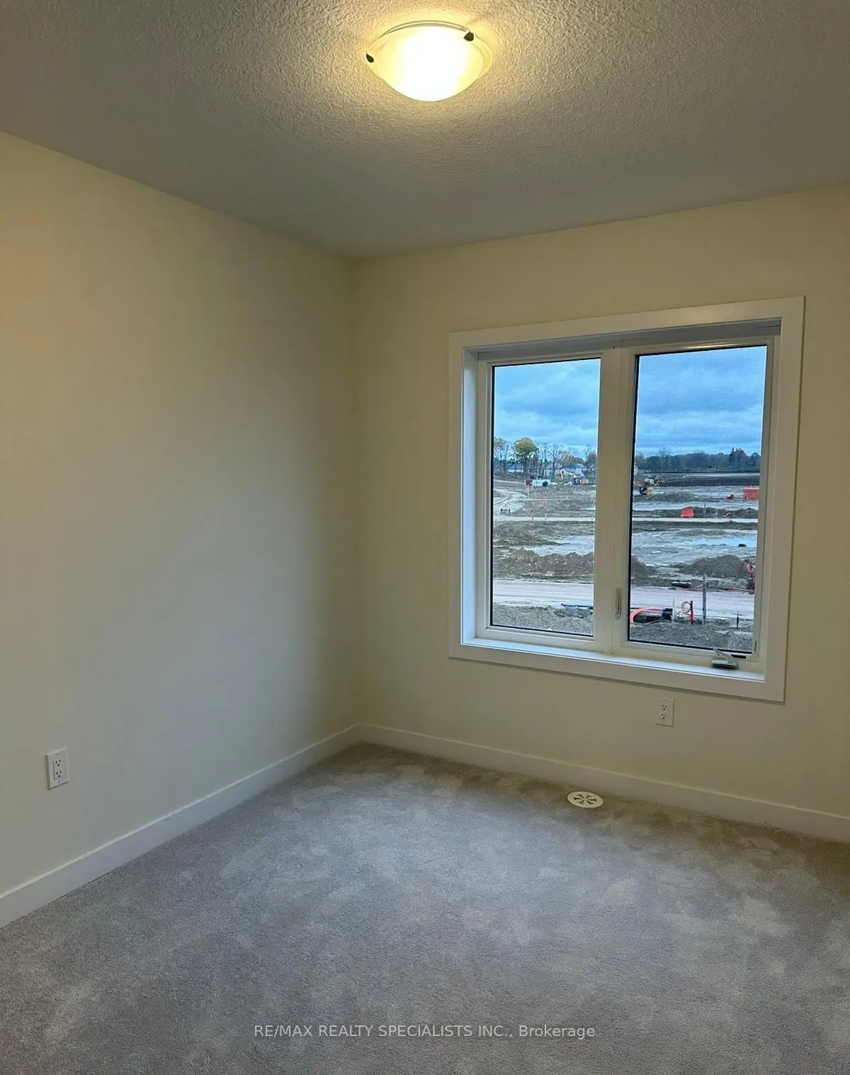 Photo 8 of 21 Baskett Street, Brantford — HOMEH