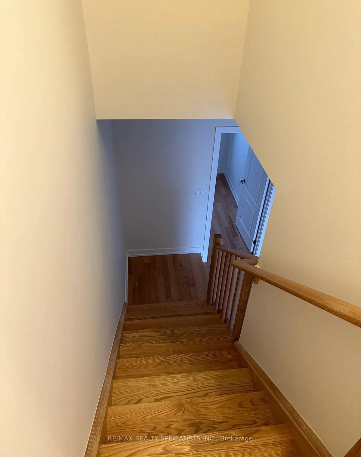 Photo 10 of 21 Baskett Street, Brantford — HOMEH