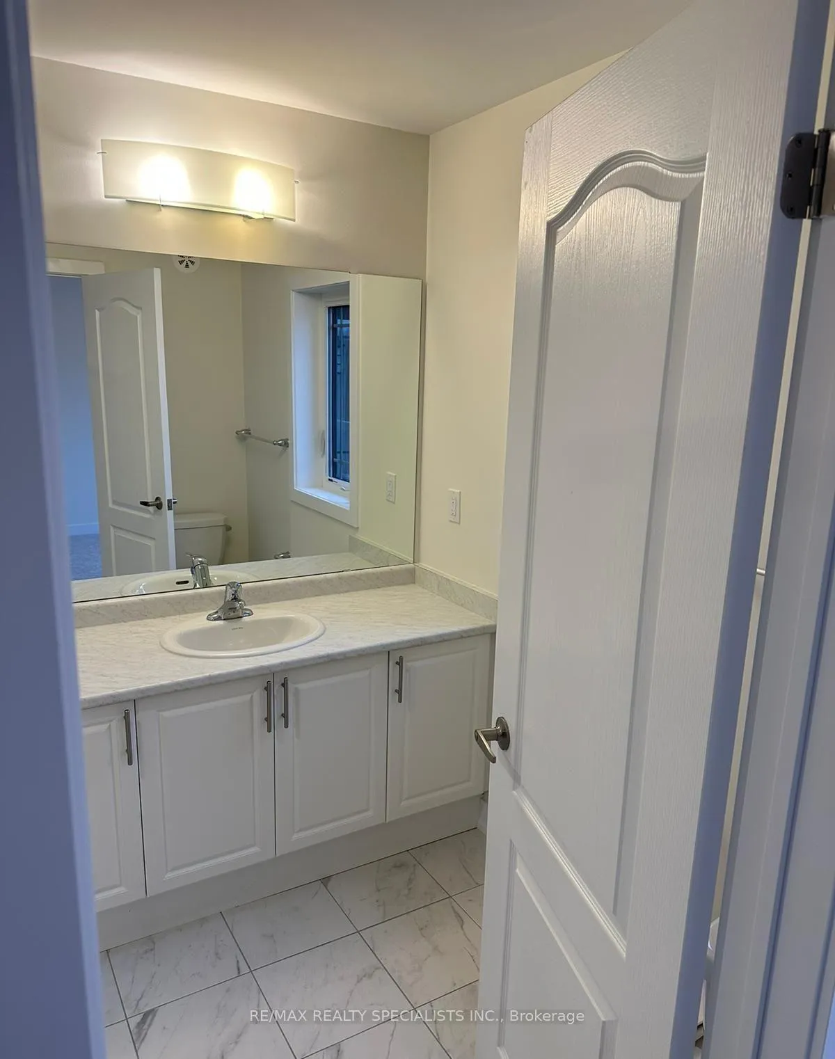 Photo 23 of 21 Baskett Street, Brantford — HOMEH