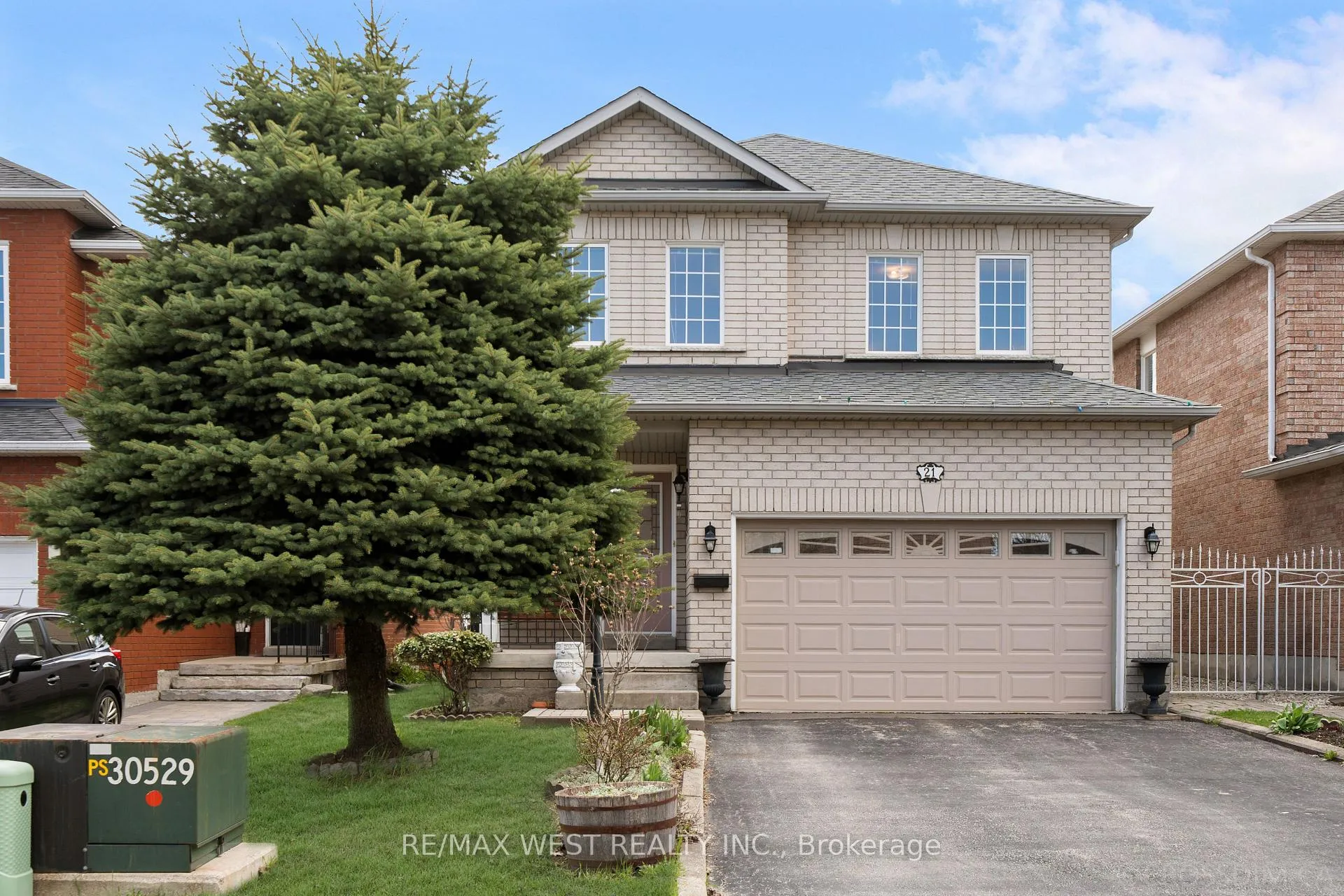 Photo 2 of 21 Shady Glen Crescent, Caledon, Bolton East — HOMEH