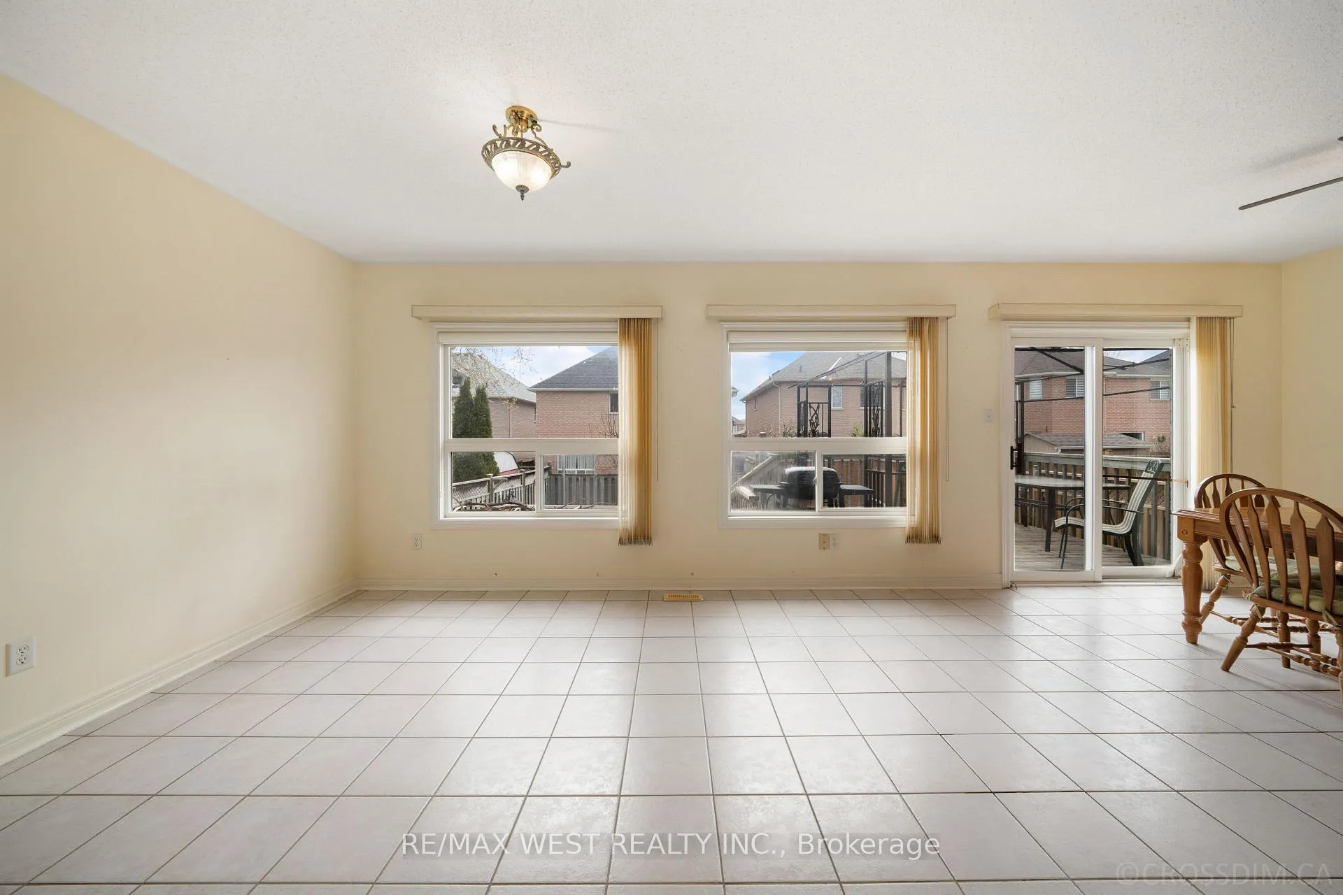Photo 12 of 21 Shady Glen Crescent, Caledon, Bolton East — HOMEH