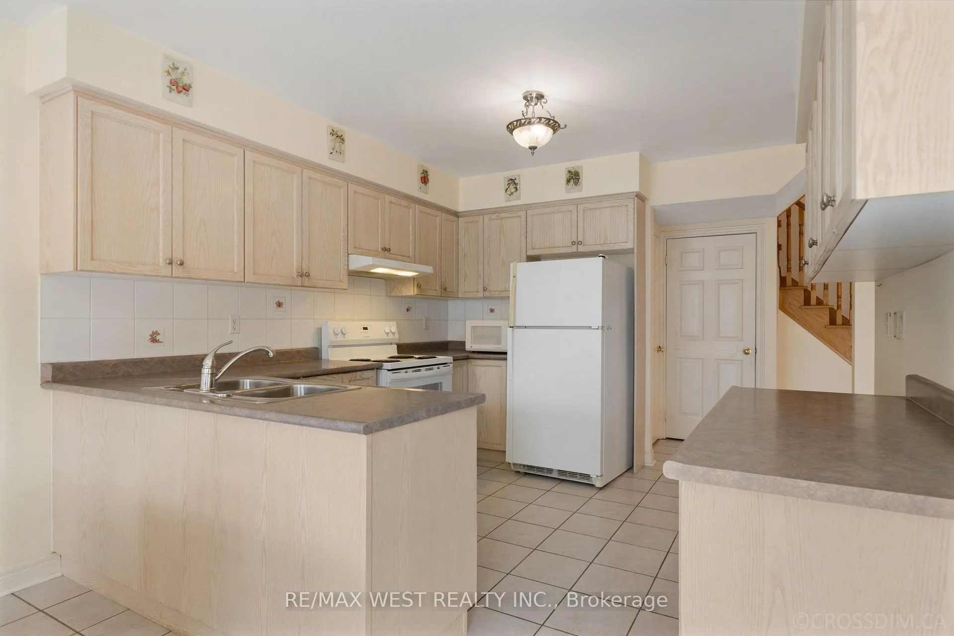 Photo 18 of 21 Shady Glen Crescent, Caledon, Bolton East — HOMEH