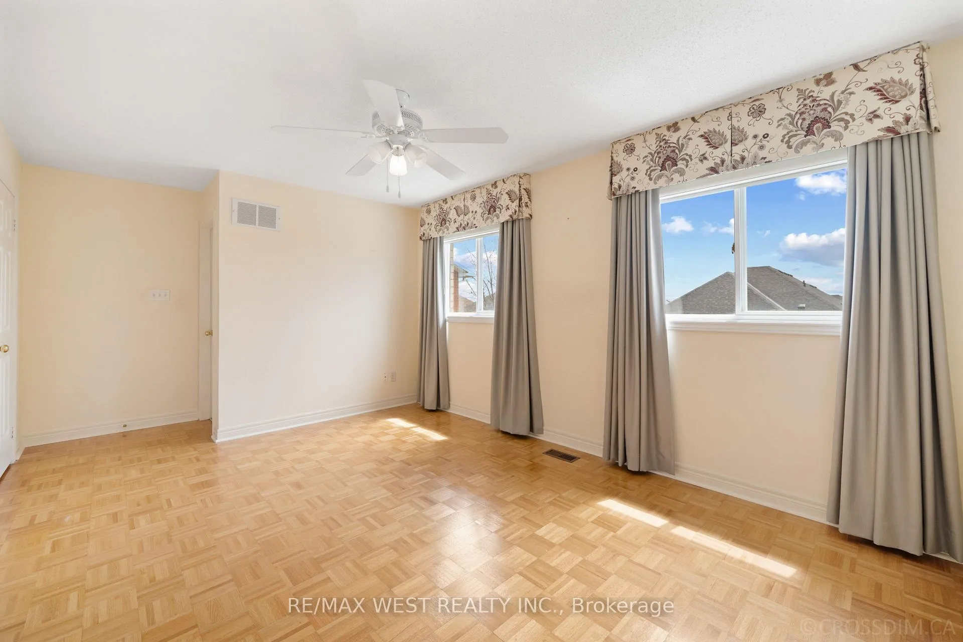 Photo 22 of 21 Shady Glen Crescent, Caledon, Bolton East — HOMEH