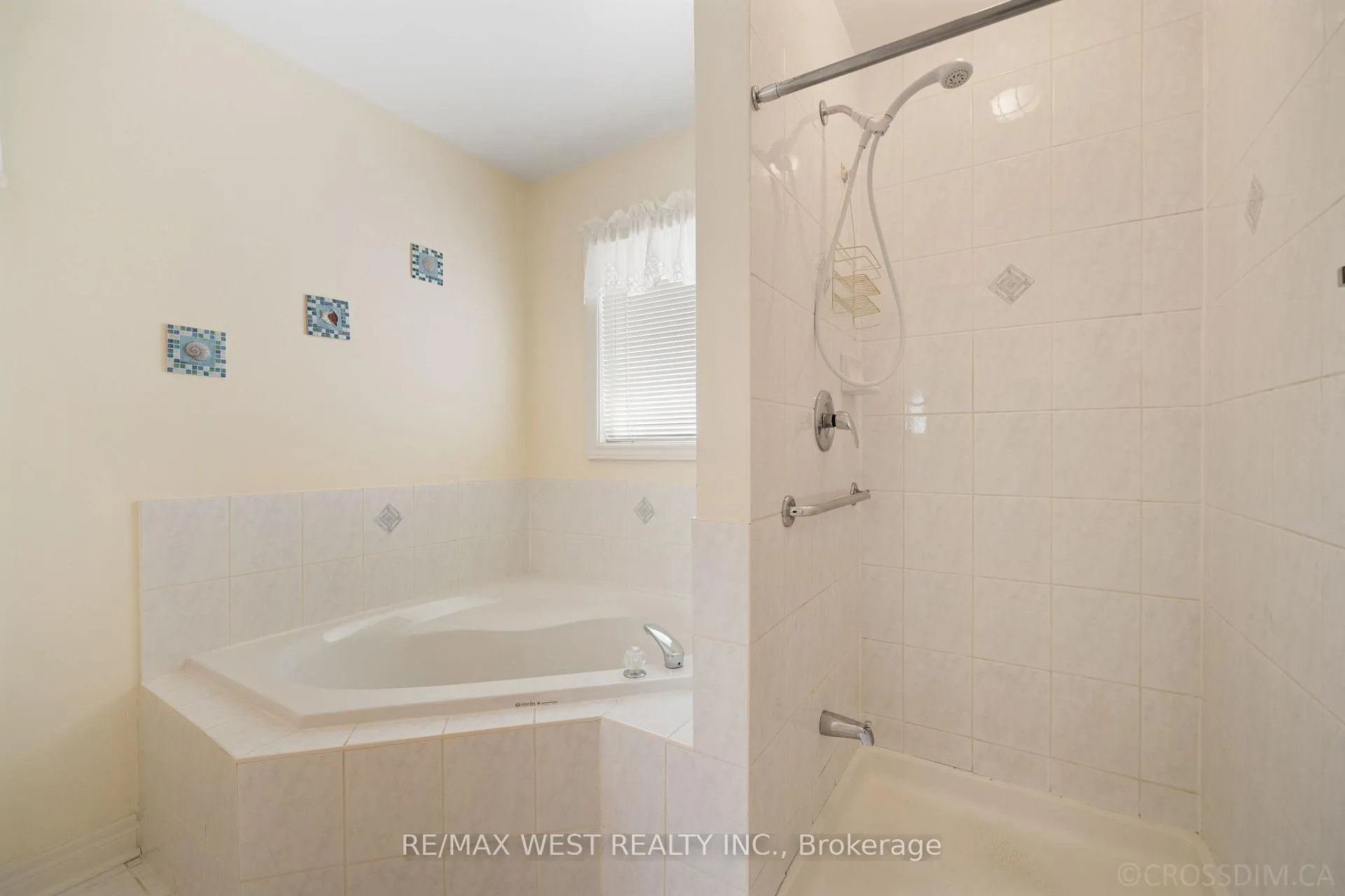 Photo 23 of 21 Shady Glen Crescent, Caledon, Bolton East — HOMEH