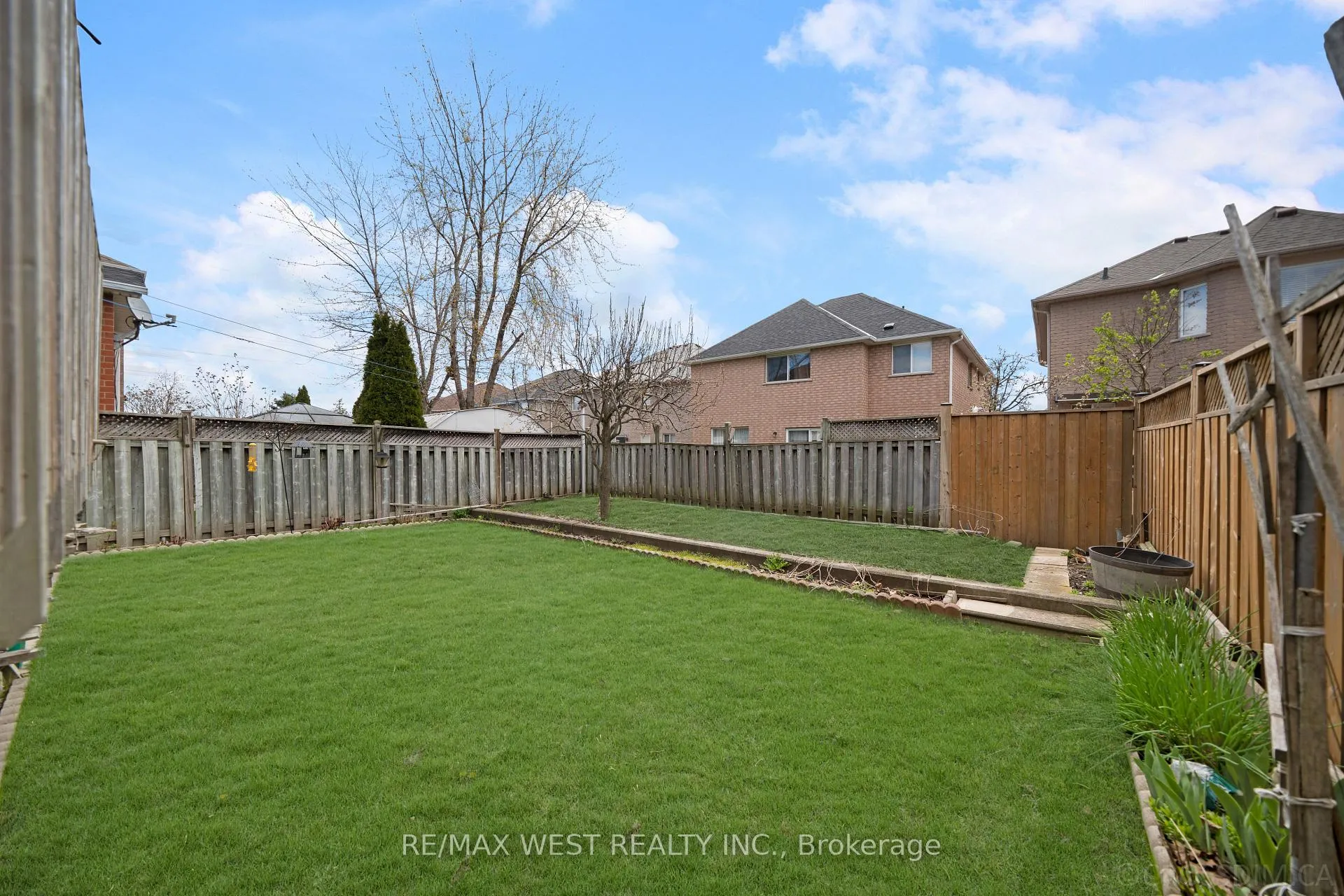 Photo 32 of 21 Shady Glen Crescent, Caledon, Bolton East — HOMEH