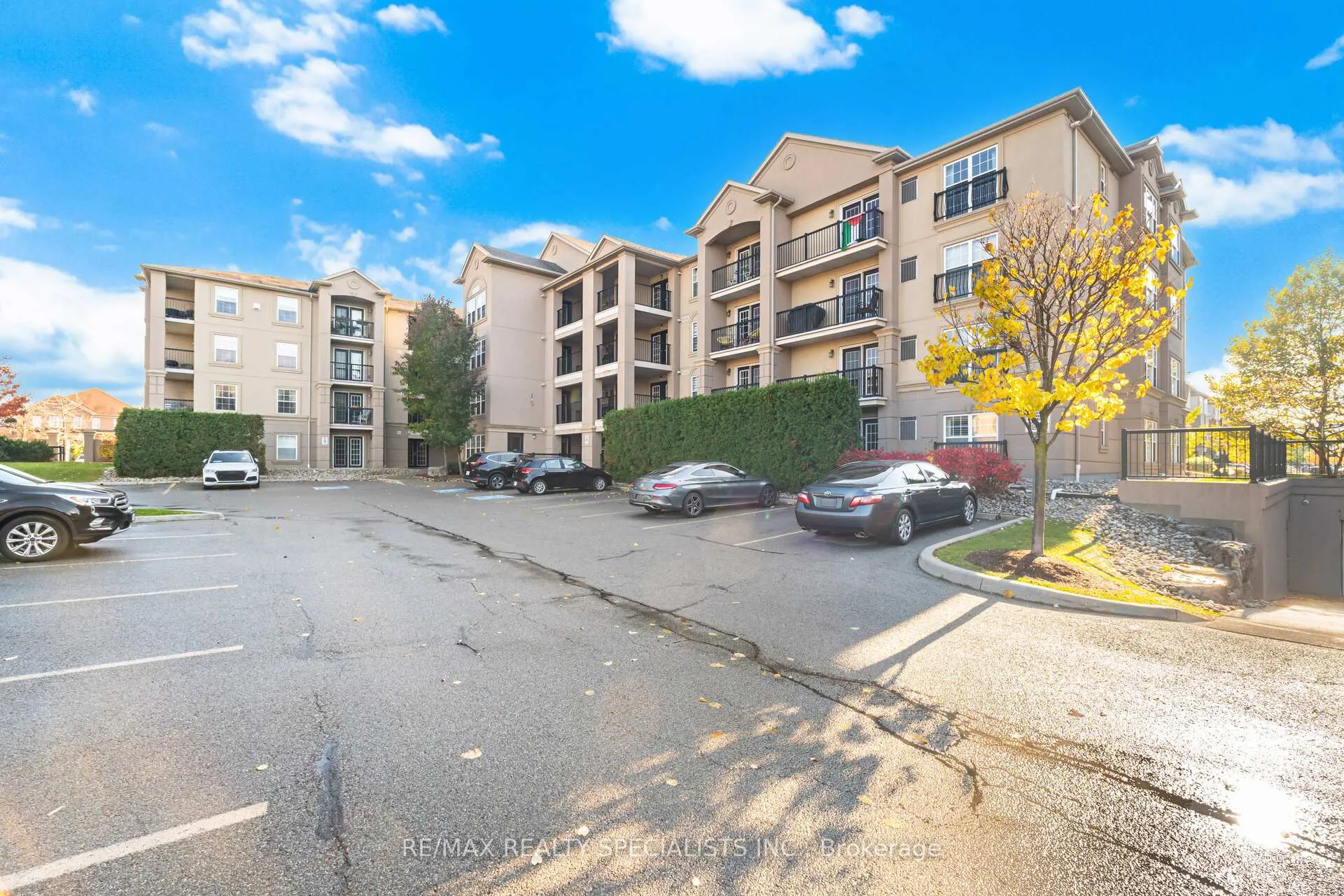 Front of Unit 412, 1350 Main Street E
