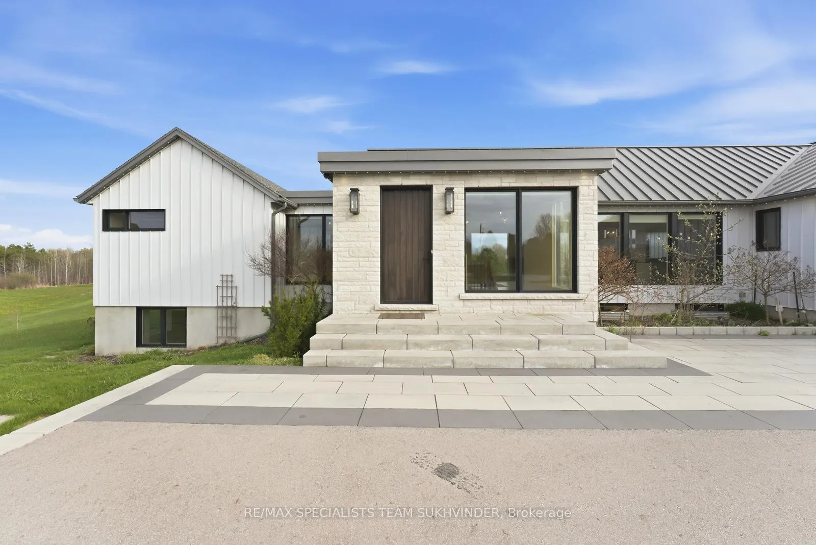 Photo 5 of 1270 15th Side Road, Milton, Moffat — HOMEH